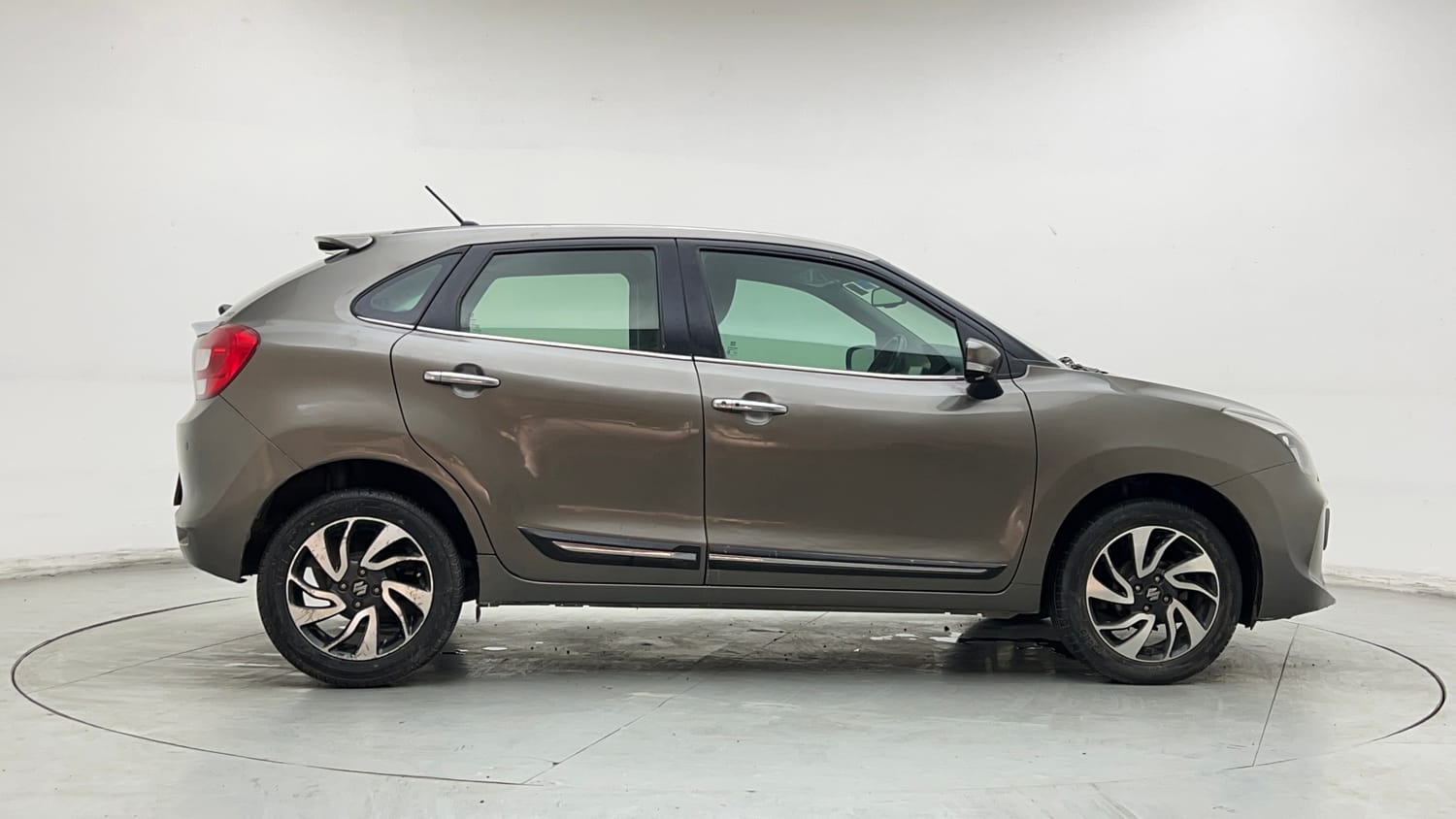 Used 2019 Maruti Suzuki Baleno Alpha Petrol Manual exterior RIGHT SIDE VIEW