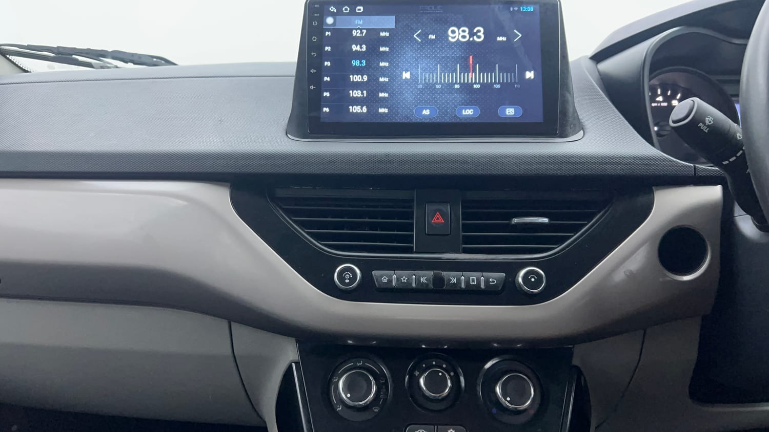 Used 2019 Tata Nexon XM Petrol Manual interior MUSIC SYSTEM & AC CONTROL VIEW