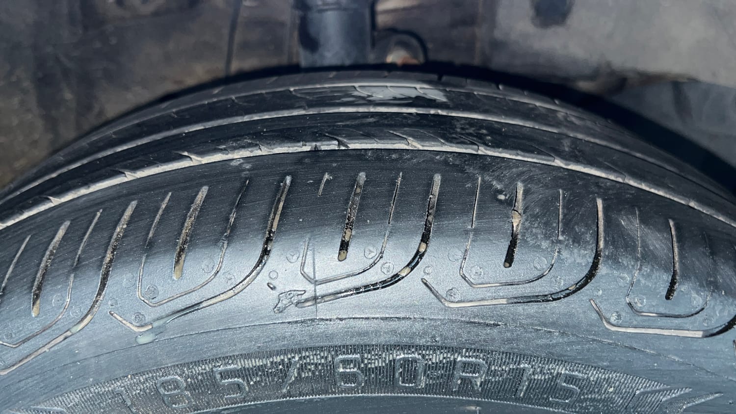 Used 2025 Honda Amaze ZX 1.2 Petrol CVT Petrol Automatic tyres RIGHT FRONT TYRE TREAD VIEW