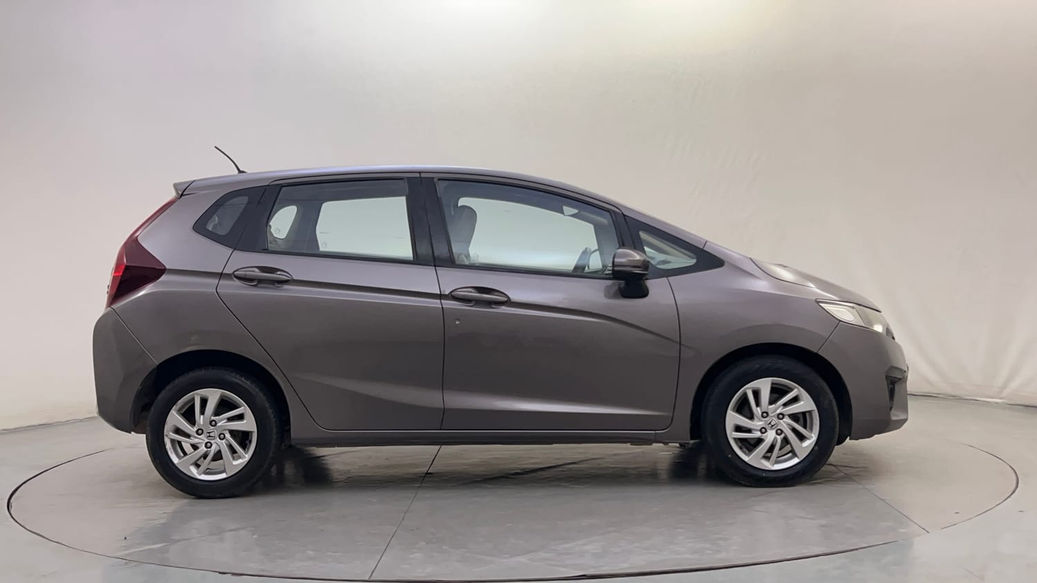 Used 2016 Honda Jazz V AT Petrol Petrol Automatic exterior RIGHT SIDE VIEW