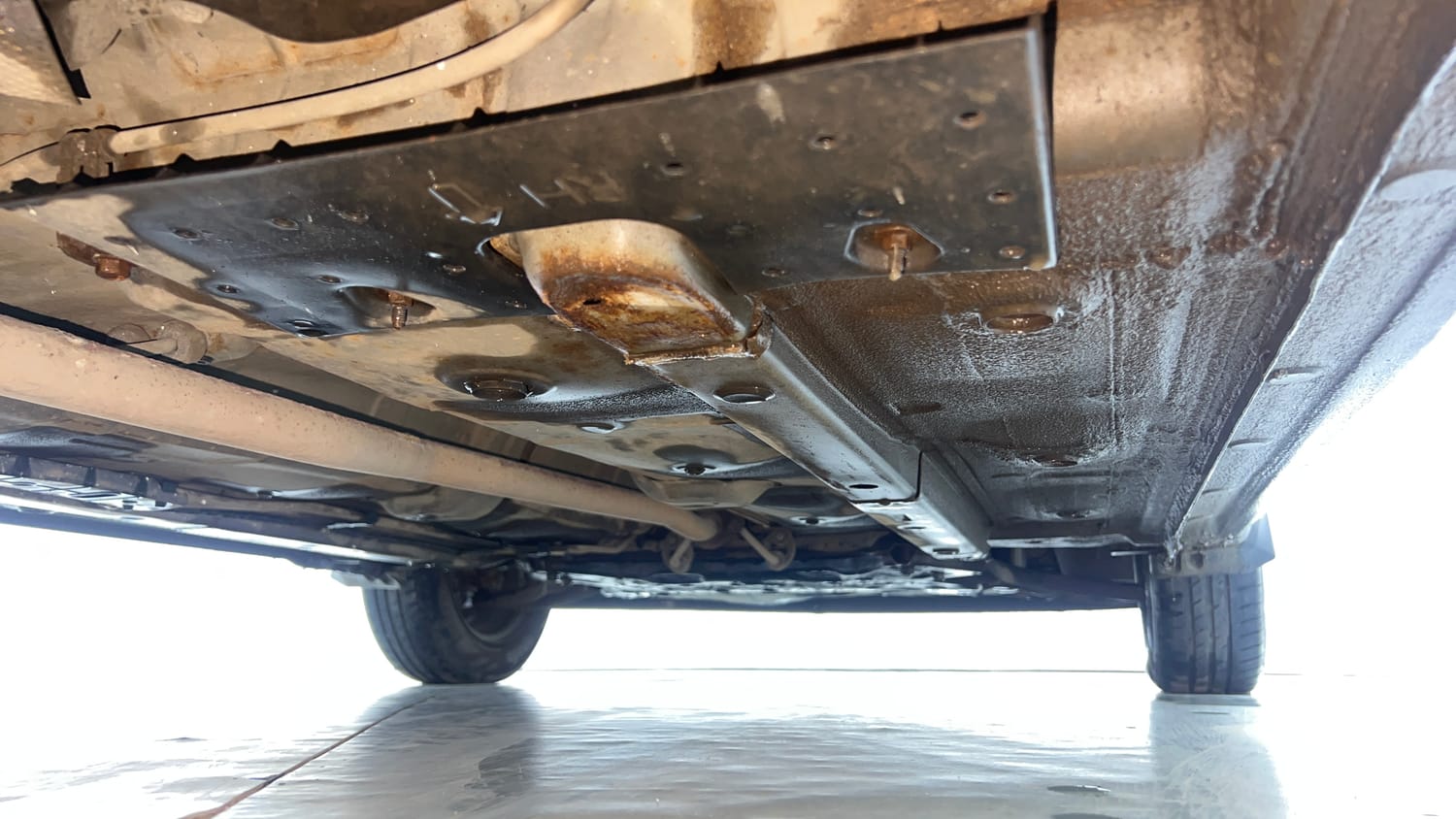 Used 2019 Hyundai Santro Sportz CNG Cng Manual extra REAR RIGHT UNDERBODY VIEW