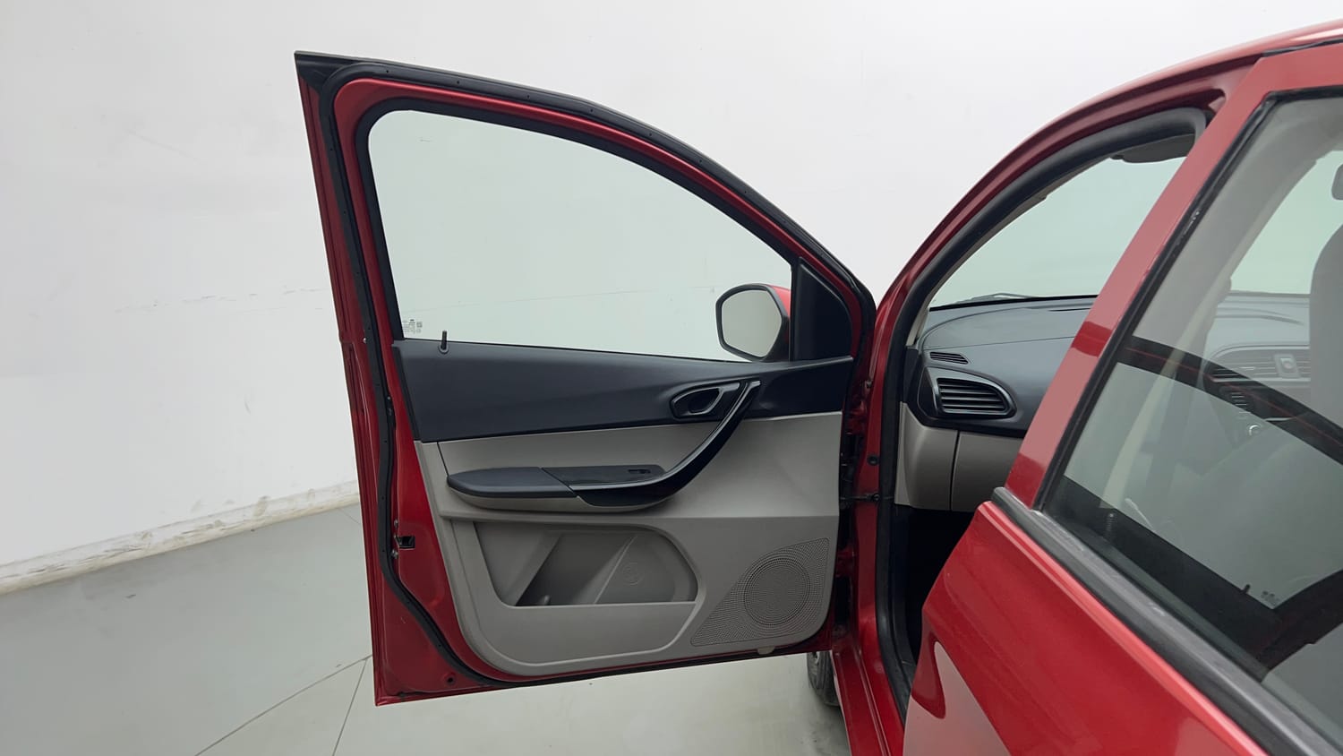 Used 2019 Tata Tiago Revotron XZ w/o Alloy Petrol Manual interior LEFT FRONT DOOR OPEN VIEW