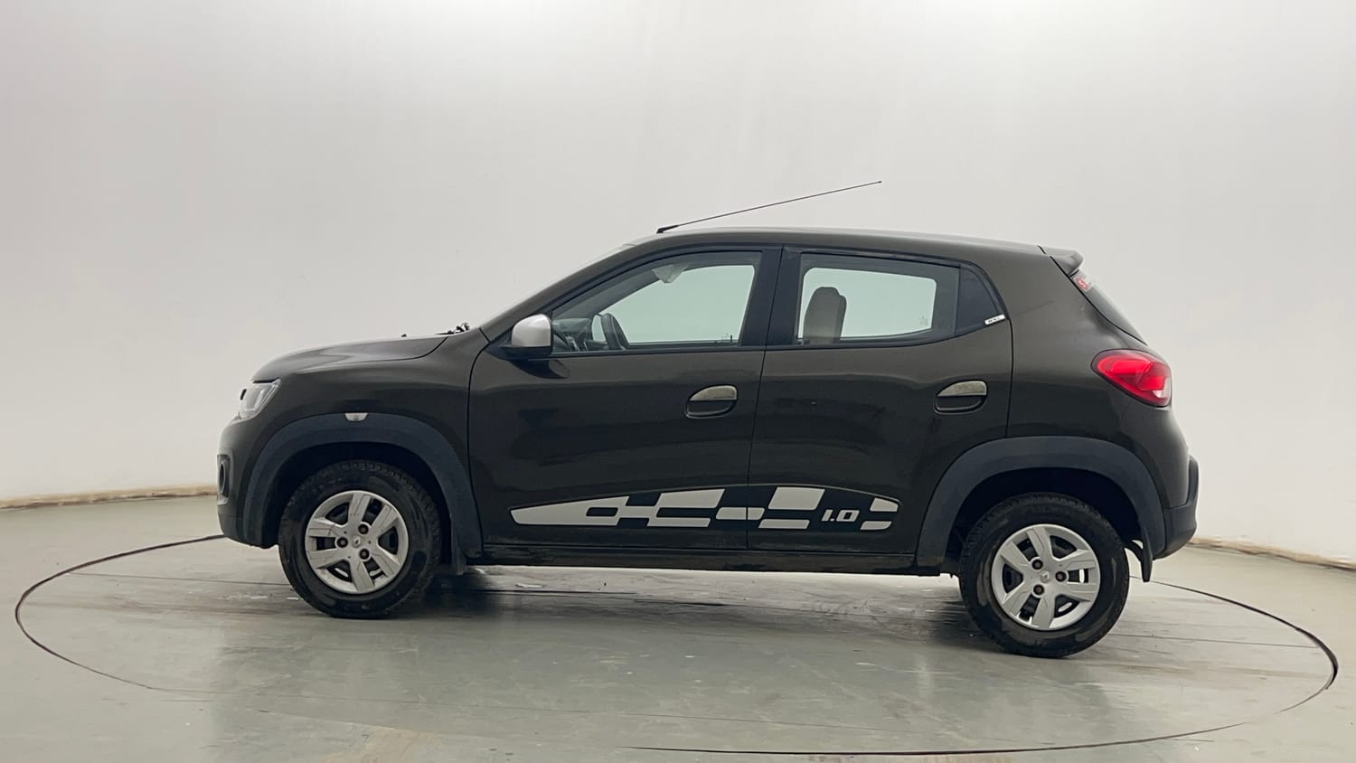 Used 2017 Renault Kwid 1.0 RXL Petrol Manual exterior LEFT SIDE VIEW