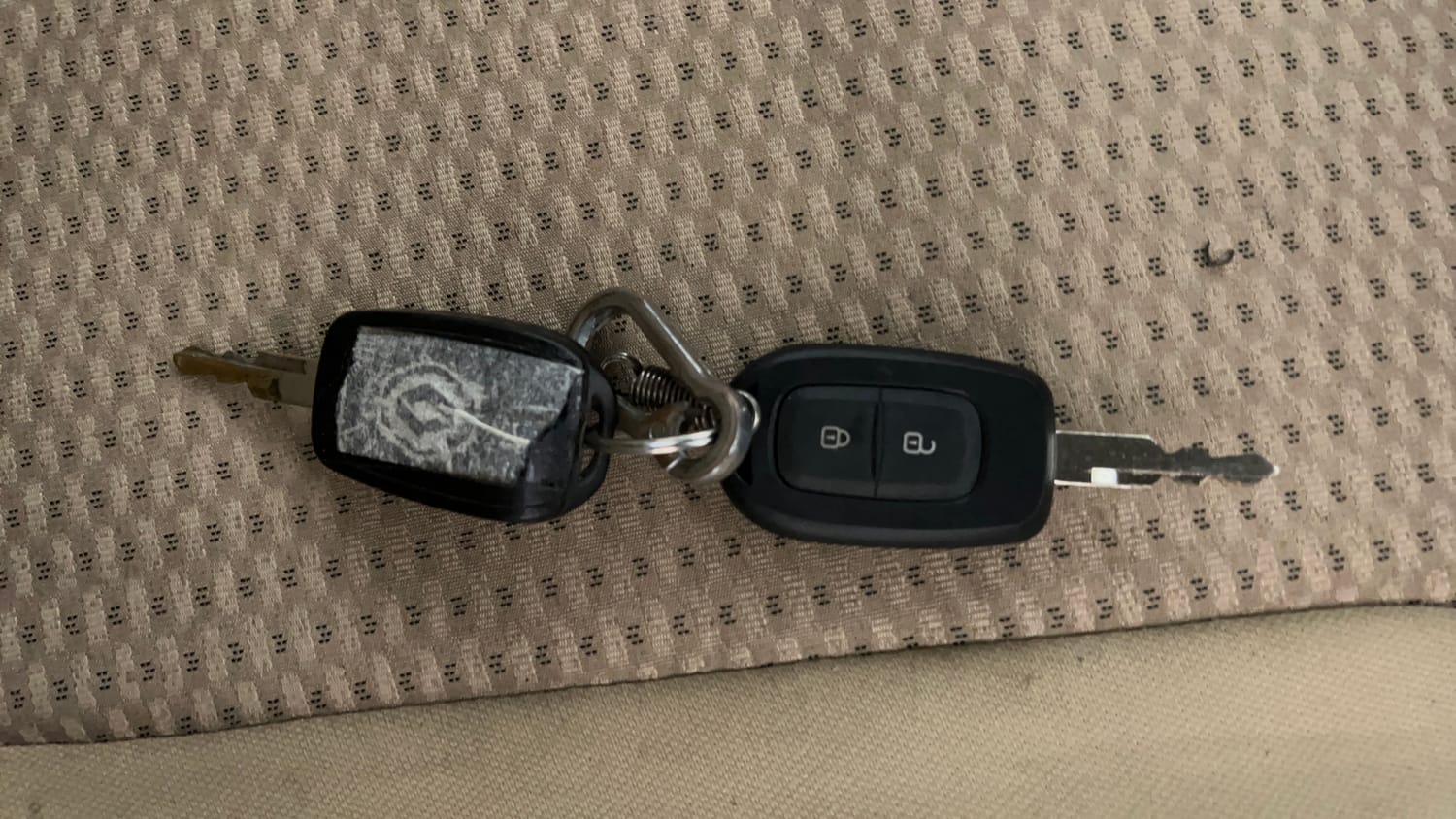 Used 2017 Renault Kwid 1.0 RXT AMT Opt Petrol Automatic extra CAR KEY VIEW