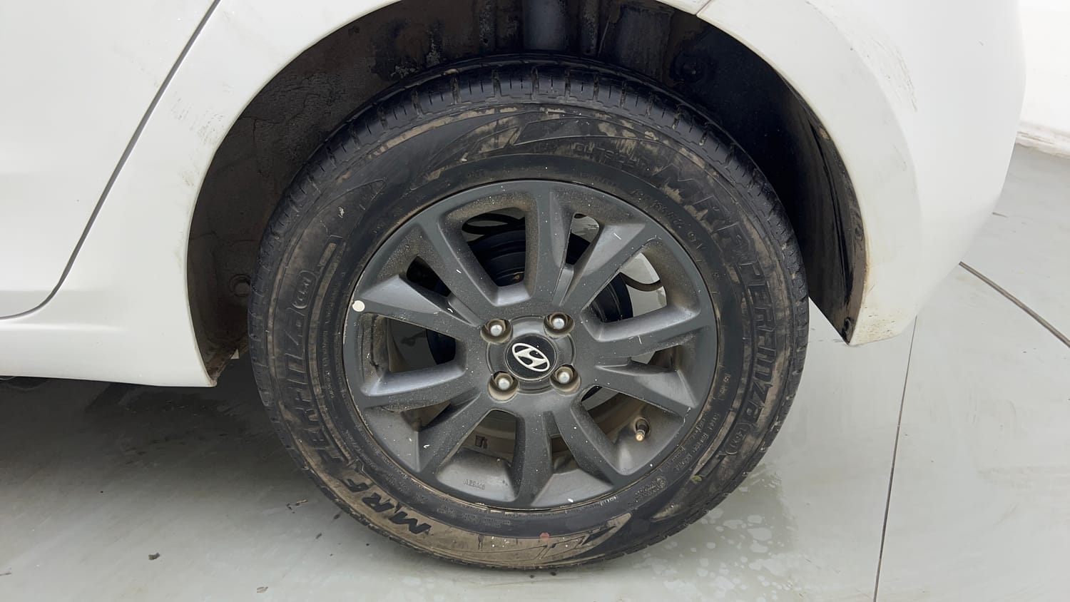 Used 2018 Hyundai Elite i20 Asta 1.2 AT Petrol Automatic tyres LEFT REAR TYRE RIM VIEW