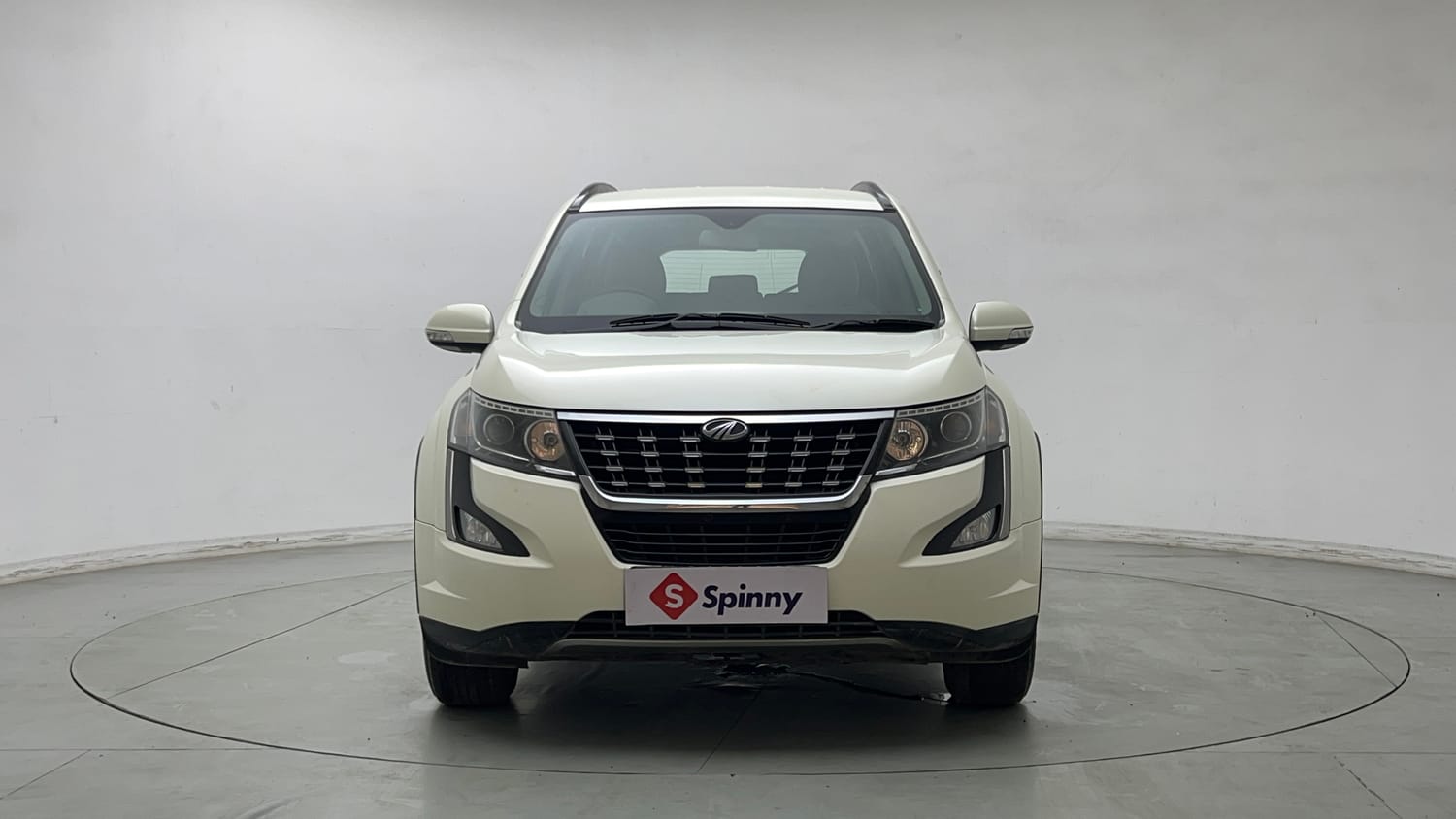 Used 2021 Mahindra XUV500 W7 Diesel Manual exterior FRONT VIEW