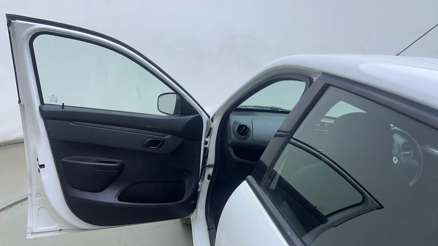 Used 2018 Renault Kwid 1.0 RXT AMT Opt Petrol Automatic interior LEFT FRONT DOOR OPEN VIEW