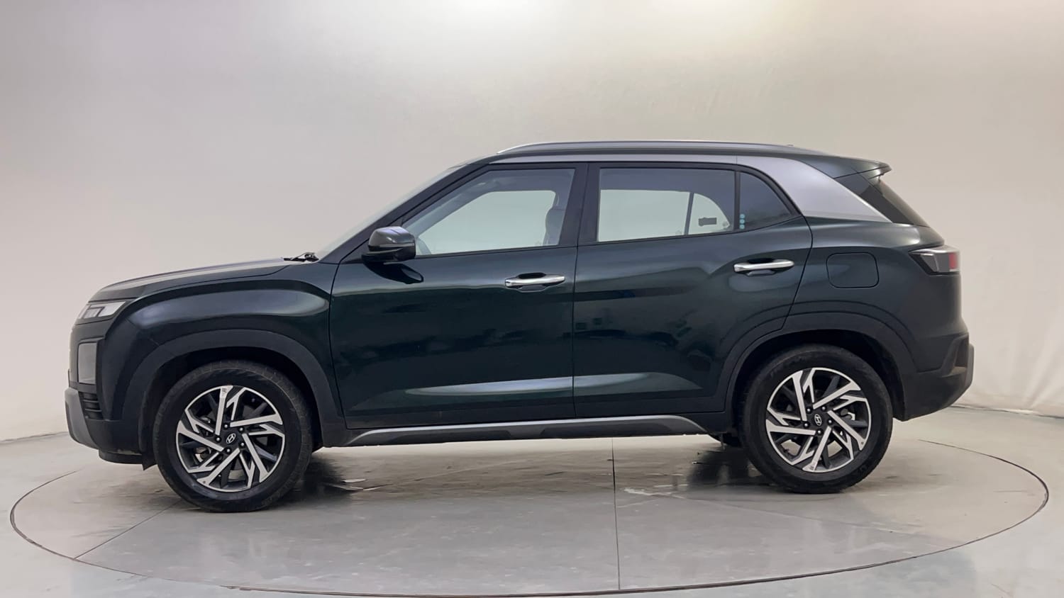 Used 2024 Hyundai Creta 1.5 Turbo Petrol DCT SX(O) Petrol Automatic exterior LEFT SIDE VIEW