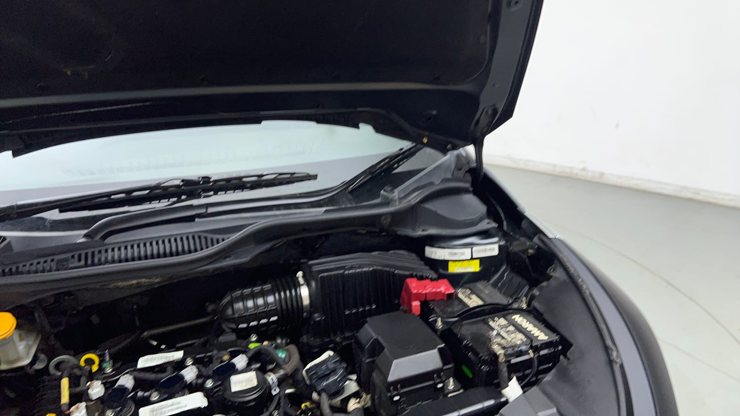Used 2020 Tata Altroz XZ Petrol Petrol Manual engine ENGINE LEFT SIDE HINGE & APRON VIEW