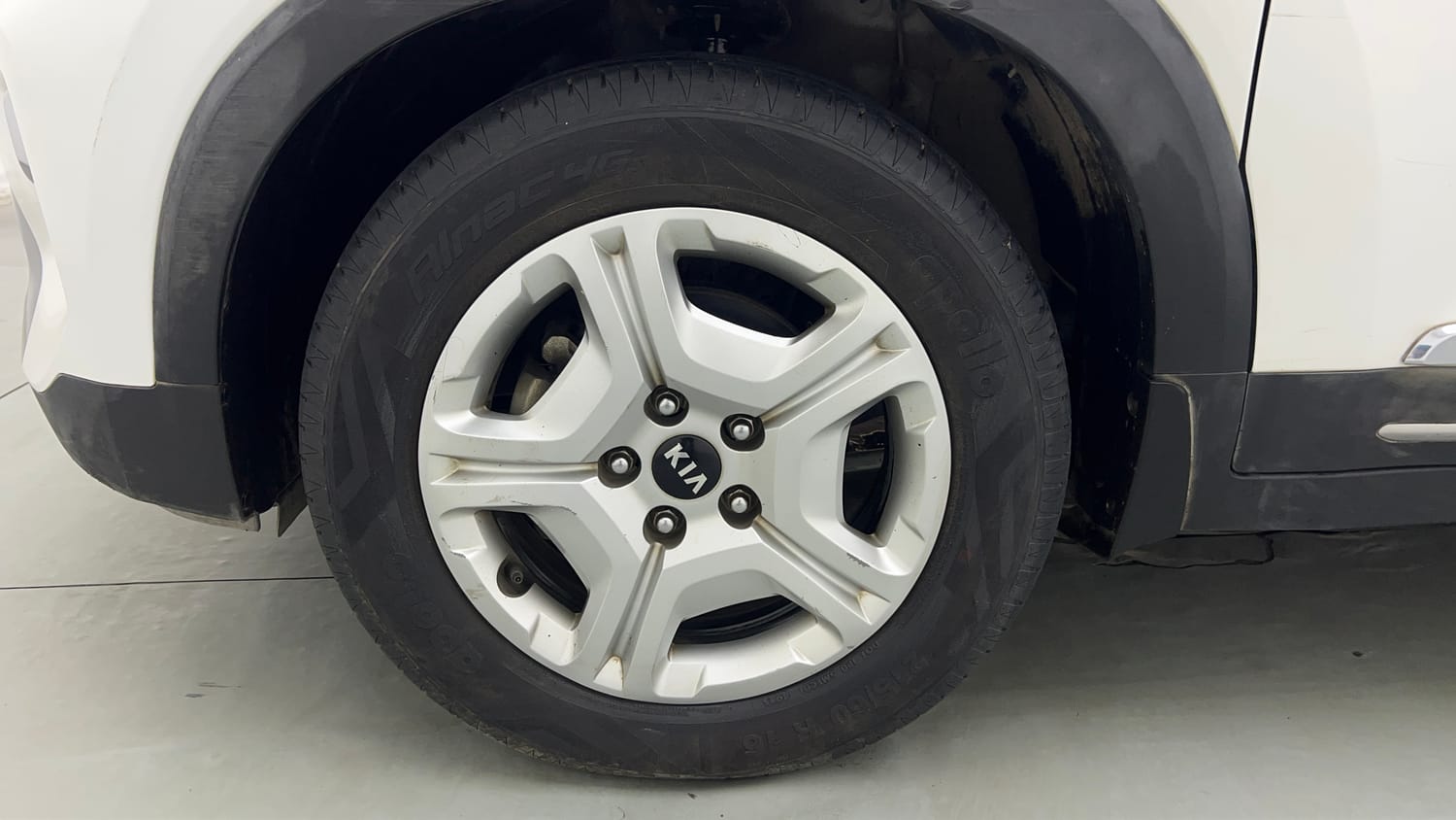 Used 2021 Kia Sonet HTX 1.5 Diesel Manual tyres LEFT FRONT TYRE RIM VIEW