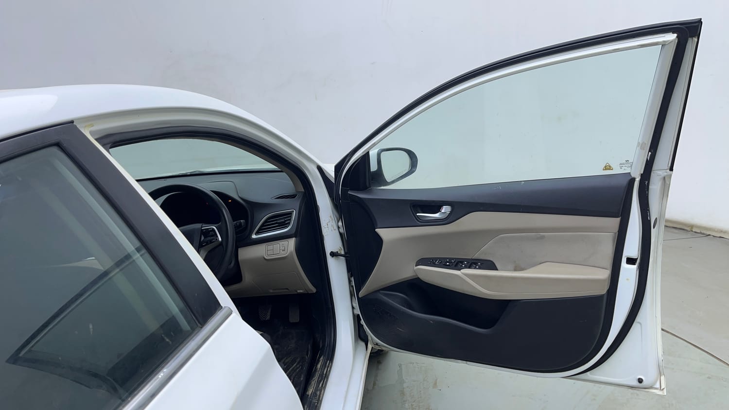 Used 2019 Hyundai Verna EX 1.4 VTVT Petrol Manual interior RIGHT FRONT DOOR OPEN VIEW