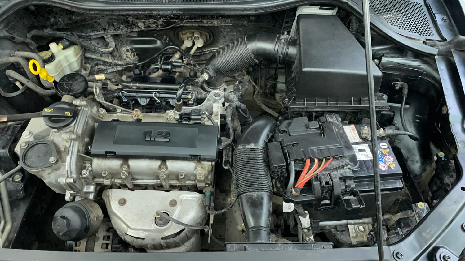 Used 2016 Volkswagen Ameo Highline1.2L (P) Petrol Manual engine ENGINE LEFT SIDE VIEW