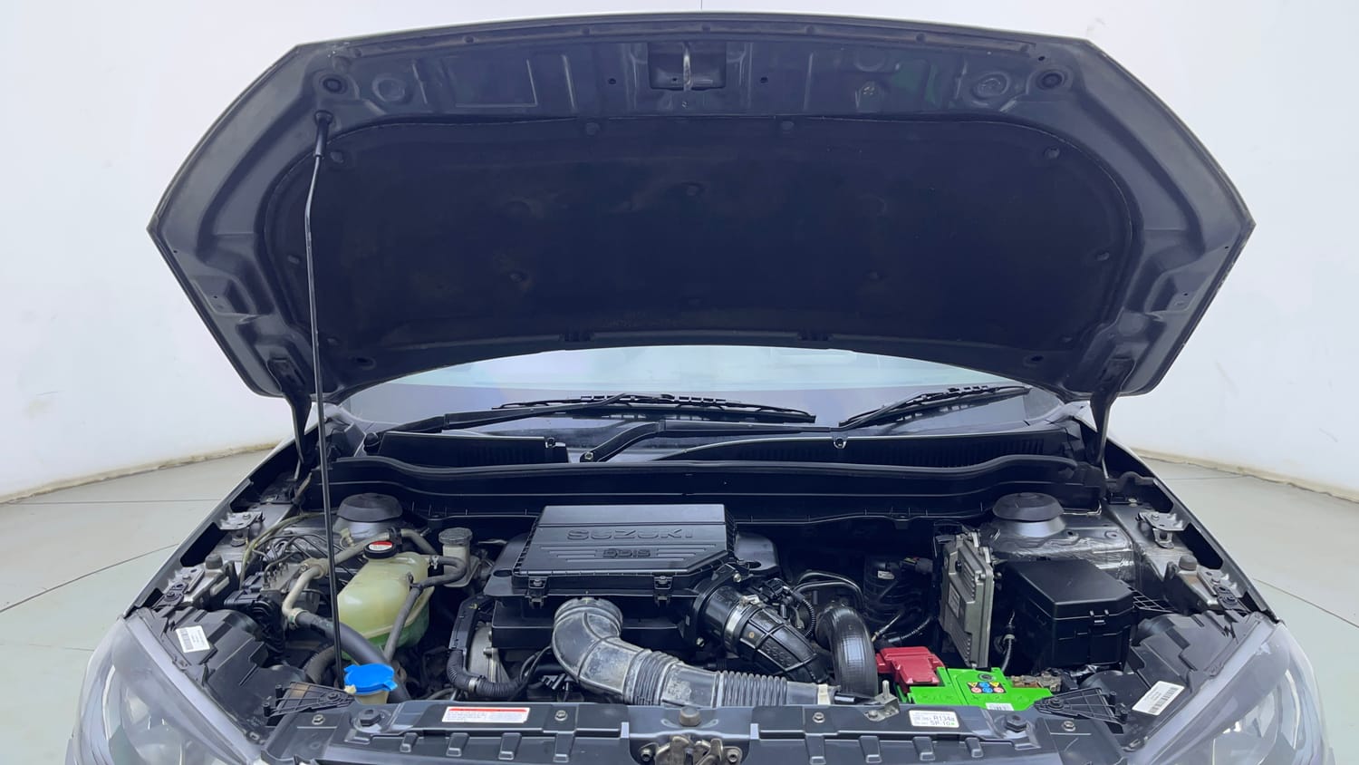 Used 2017 Maruti Suzuki Vitara Brezza VDi (O) Diesel Manual engine ENGINE & BONNET OPEN FRONT VIEW