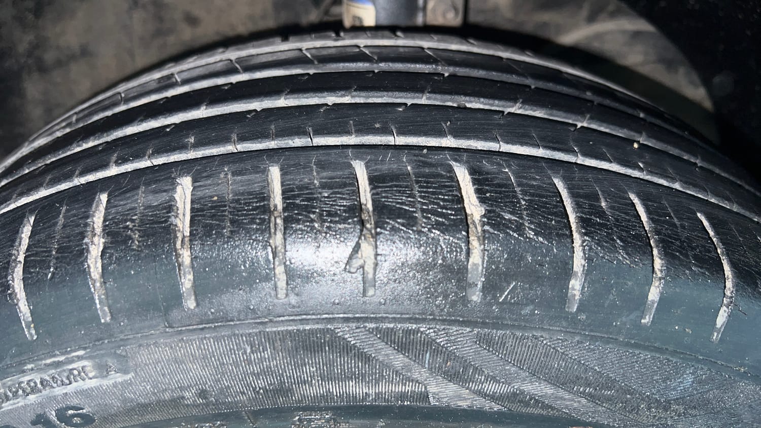 Used 2019 Maruti Suzuki Baleno Alpha Petrol Manual tyres RIGHT FRONT TYRE TREAD VIEW