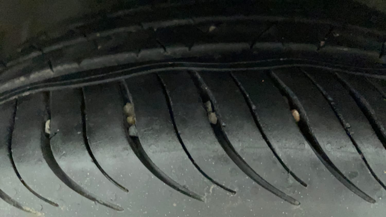 Used 2023 Hyundai Verna SX (O) 1.5 Turbo Petrol MT Petrol Manual tyres LEFT FRONT TYRE TREAD VIEW