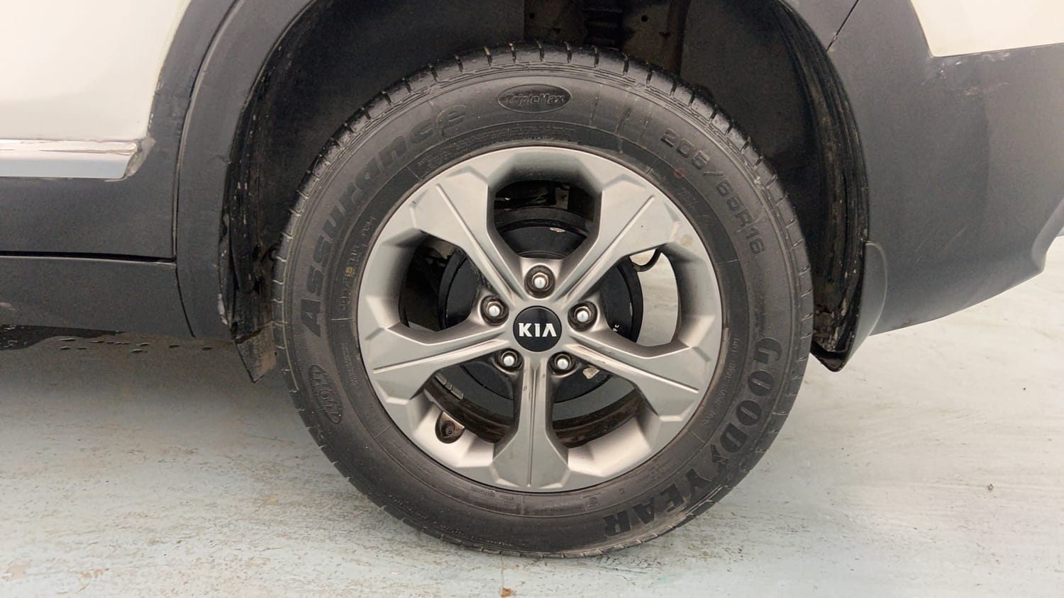 Used 2020 Kia Seltos HTK Plus 1.5 Petrol Manual tyres LEFT REAR TYRE RIM VIEW