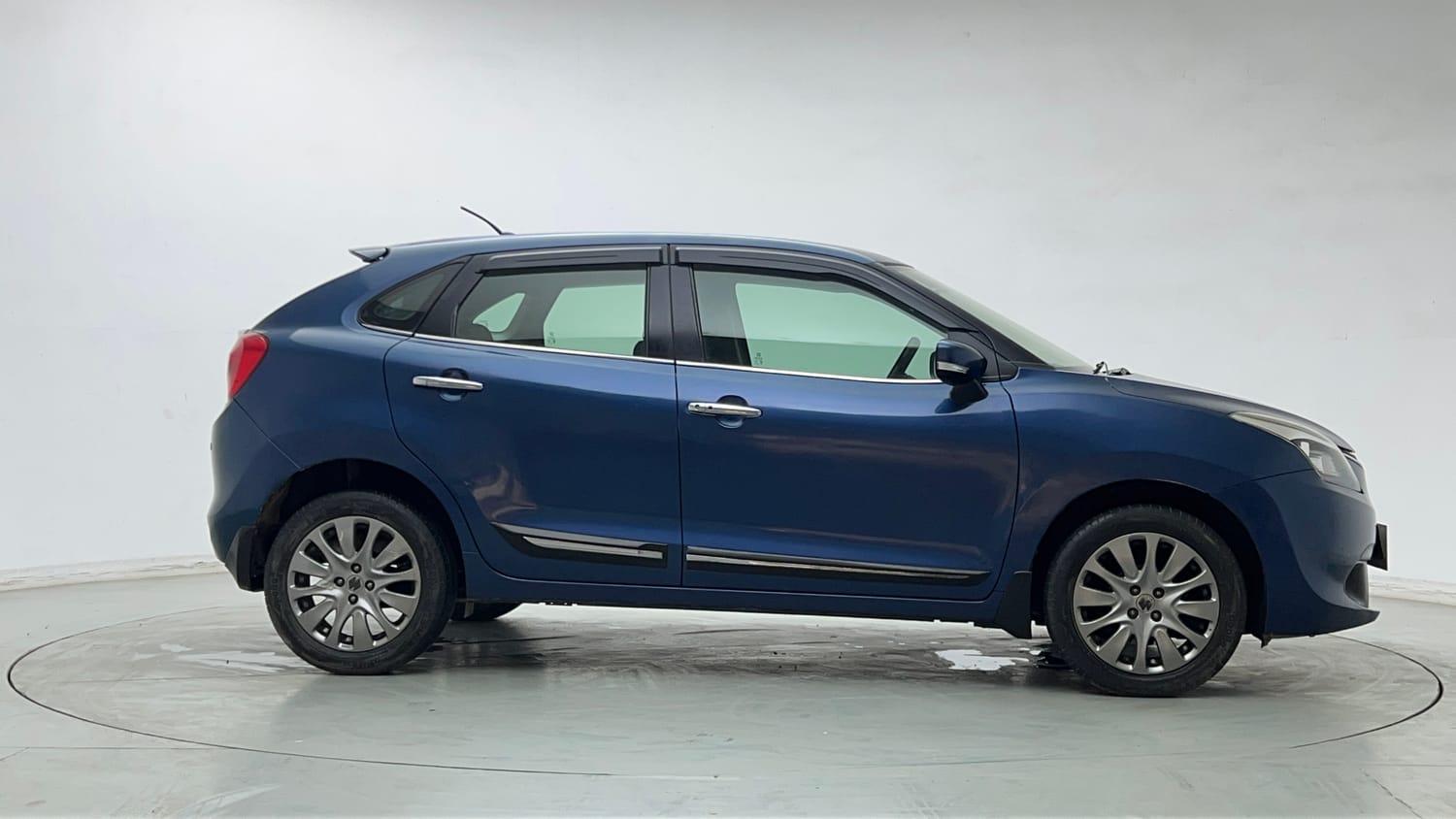 Used 2017 Maruti Suzuki Baleno Alpha 1.2 Petrol Manual exterior RIGHT SIDE VIEW