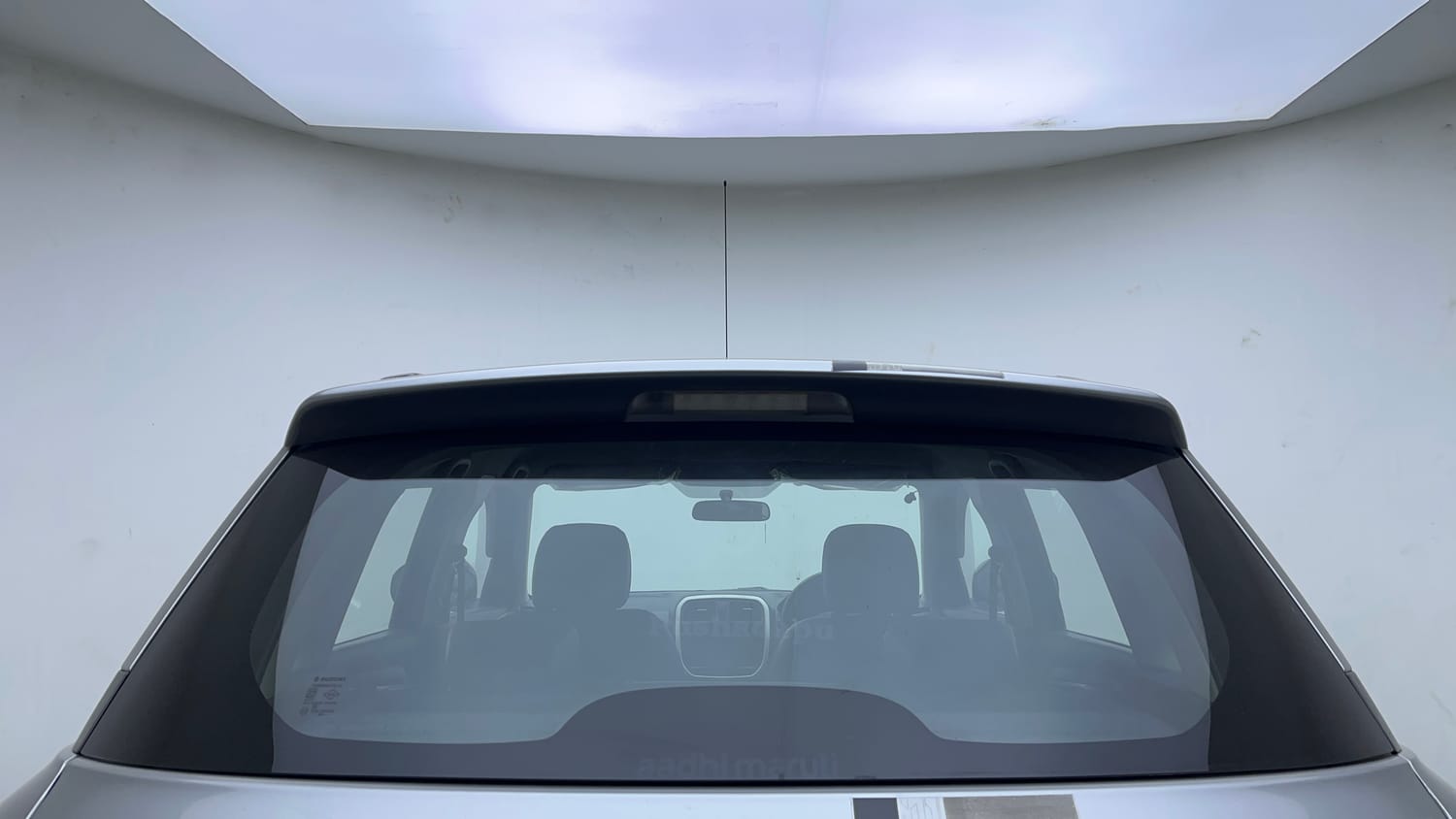 Used 2017 Maruti Suzuki Vitara Brezza VDi (O) Diesel Manual exterior BACK WINDSHIELD VIEW