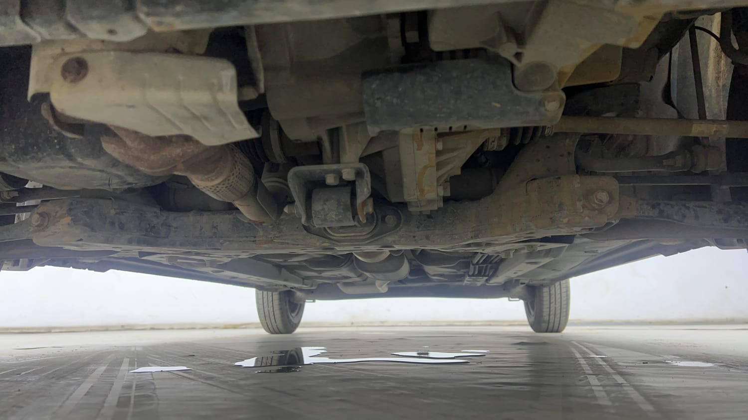Used 2020 Hyundai Santro Sportz AMT Petrol Automatic extra FRONT LEFT UNDERBODY VIEW