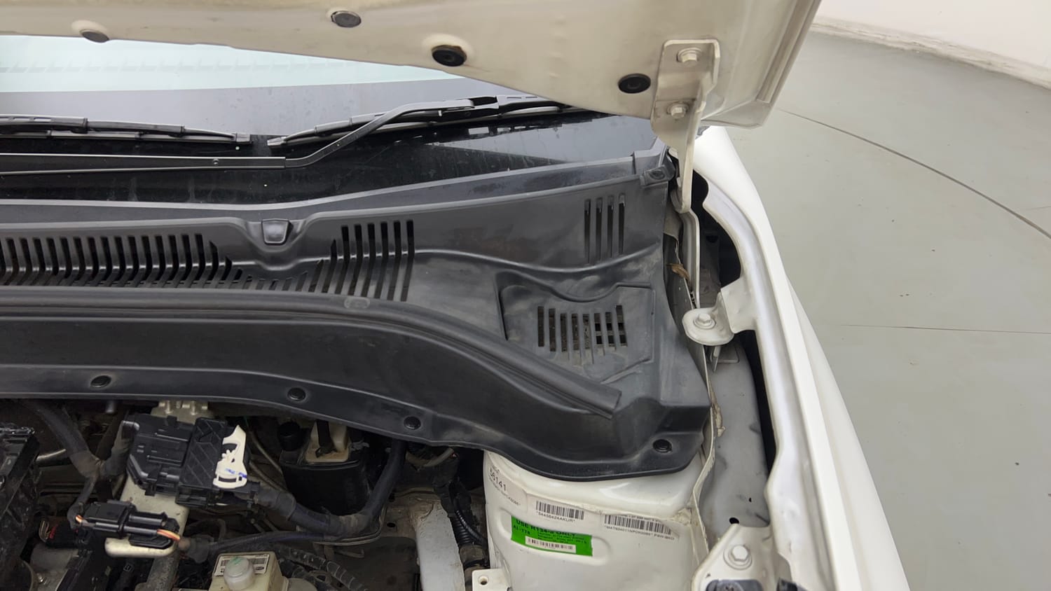 Used 2022 Tata Punch Creative AMT Petrol Automatic engine ENGINE LEFT SIDE HINGE & APRON VIEW