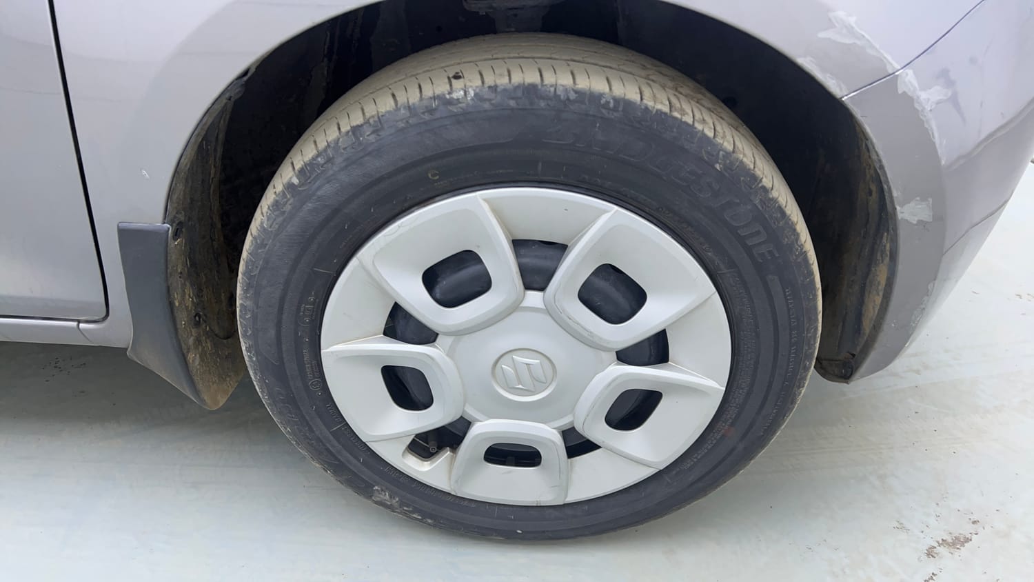 Used 2018 Maruti Suzuki Ignis Delta 1.2 MT Petrol Manual tyres RIGHT FRONT TYRE RIM VIEW