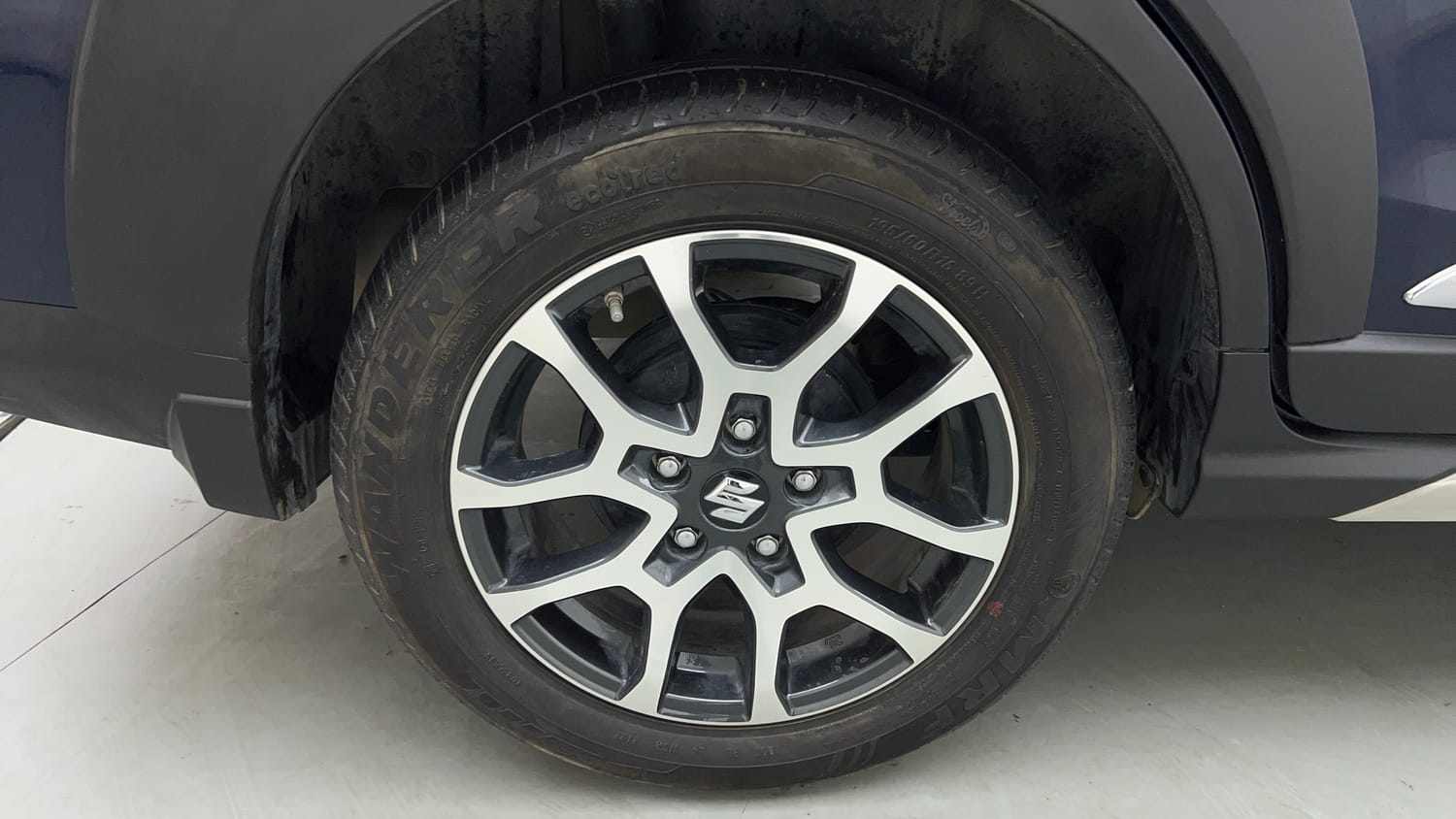 Used 2022 Maruti Suzuki XL6 Alpha Plus MT Petrol Petrol Manual tyres RIGHT REAR TYRE RIM VIEW
