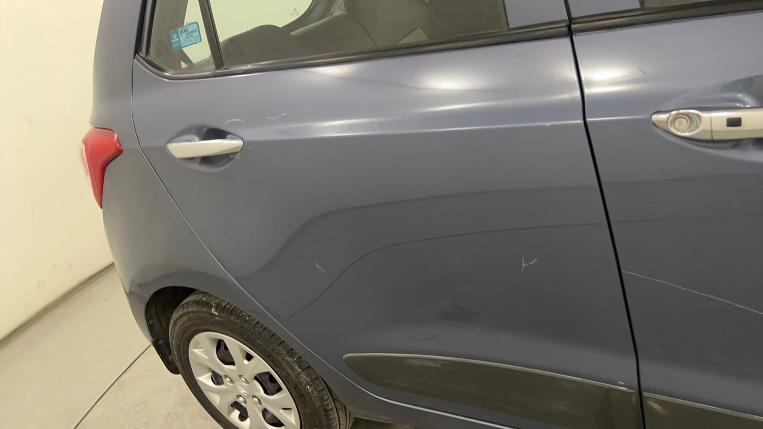 Used 2014 Hyundai Grand i10 Sportz 1.1 CRDi Diesel Manual dents MINOR SCRATCH