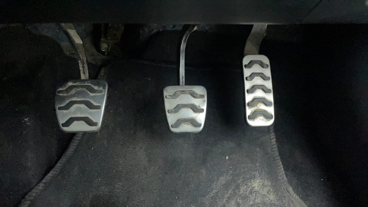 Used 2023 Hyundai Verna SX (O) 1.5 Turbo Petrol MT Petrol Manual interior PEDALS VIEW