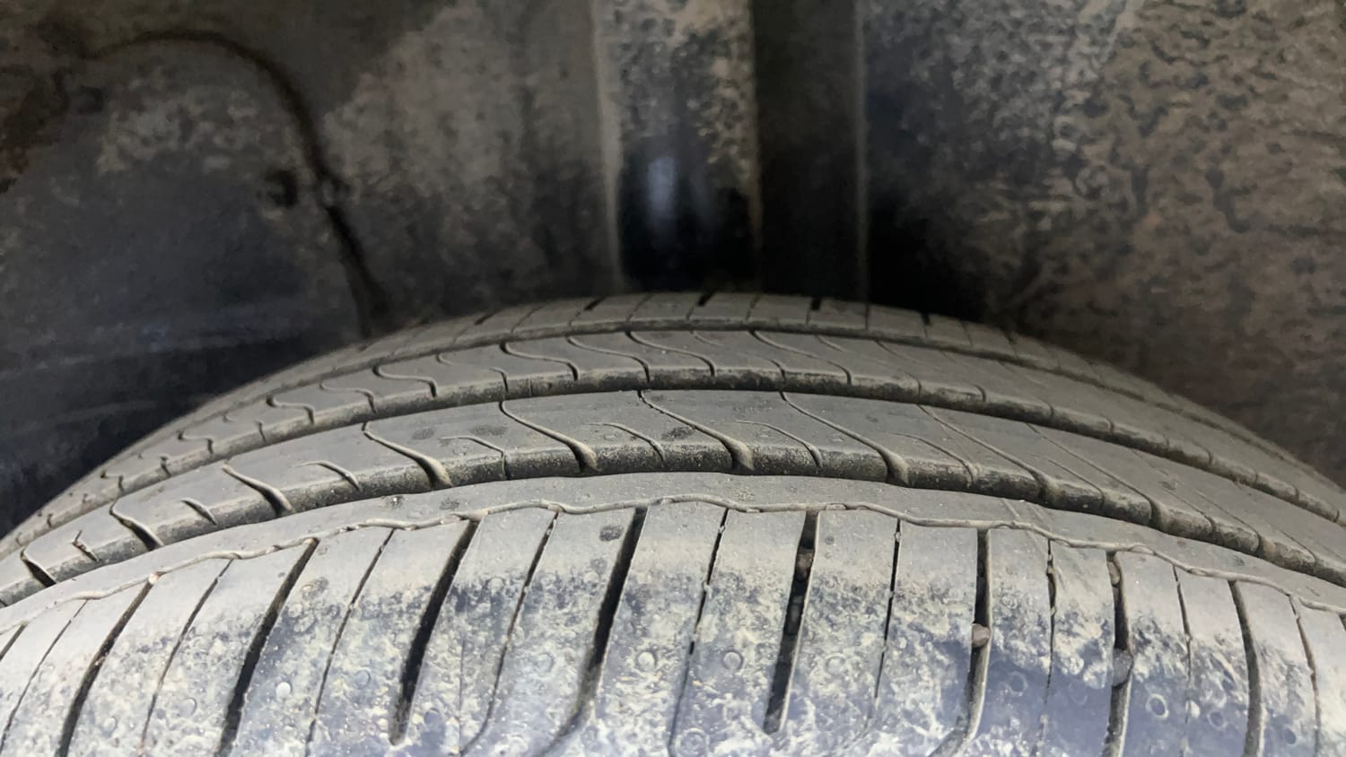 Used 2021 Tata Altroz XZ Plus Petrol Petrol Manual tyres LEFT REAR TYRE TREAD VIEW