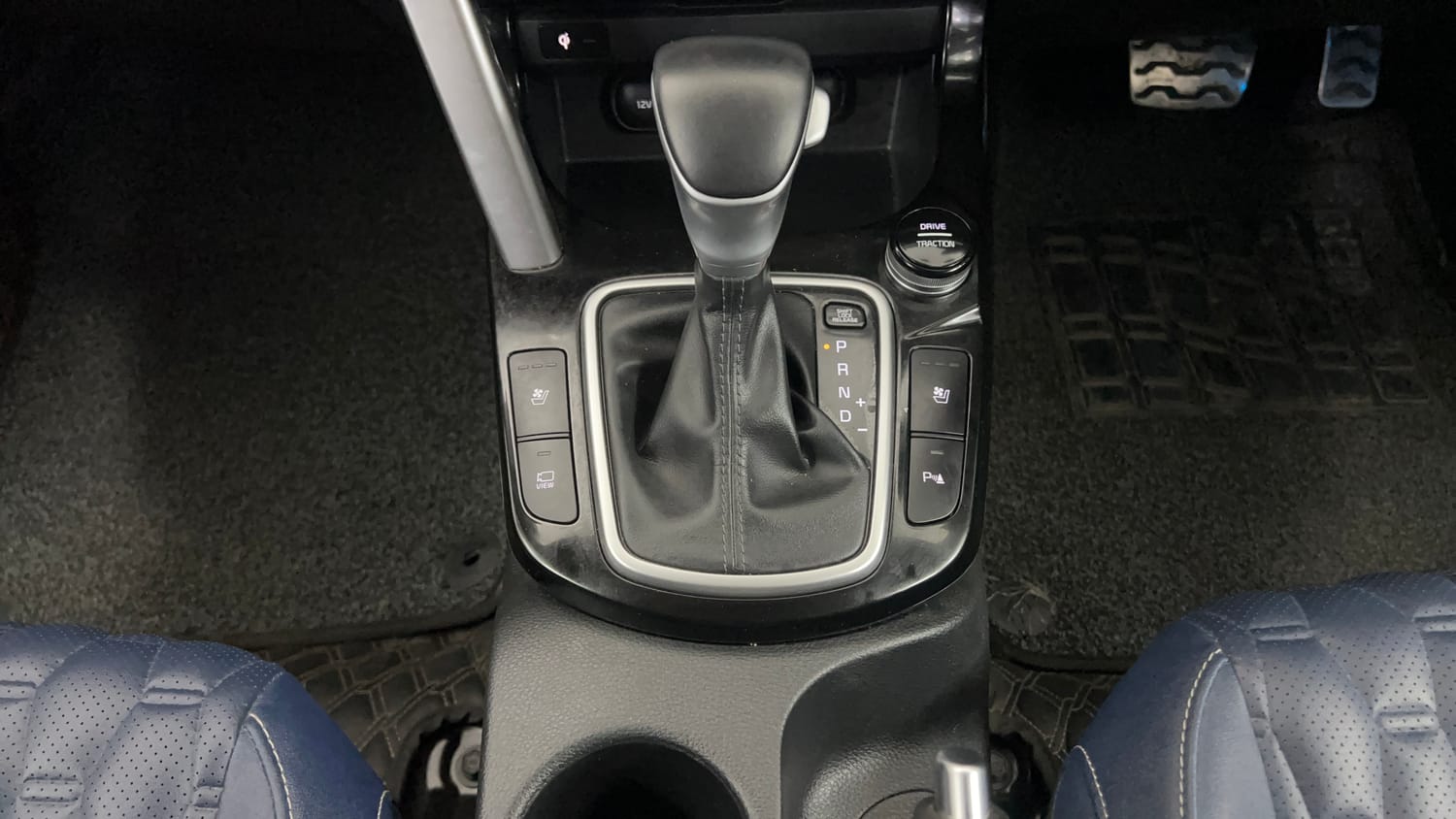 Used 2022 Kia Seltos X Line 1.5 Diesel AT Diesel Automatic interior GEAR  KNOB VIEW
