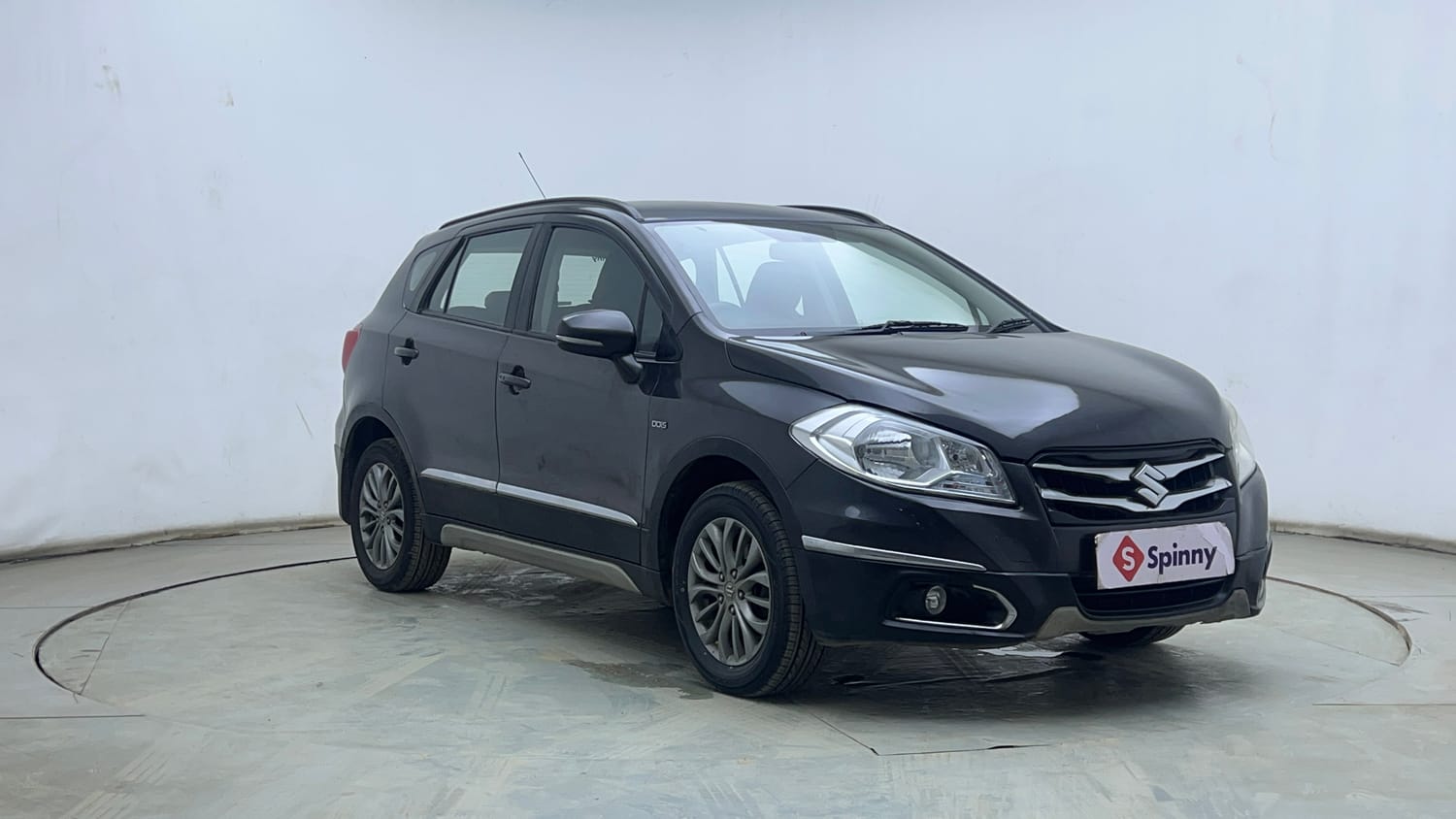 Used 2017 Maruti Suzuki S-Cross Zeta 1.3 Diesel Manual exterior RIGHT FRONT CORNER VIEW