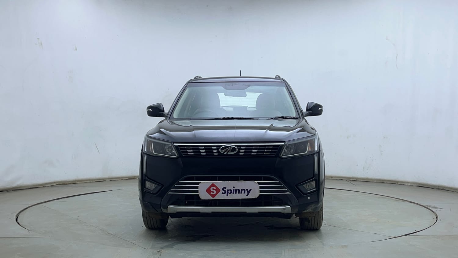 Used 2022 Mahindra XUV 300 W8 (O) 1.2 Petrol Petrol Manual exterior FRONT VIEW