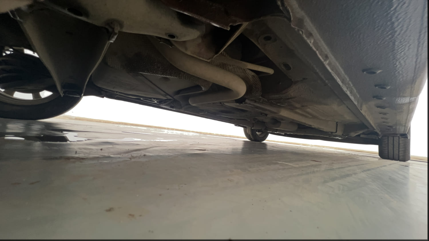 Used 2020 Ford Figo Titanium 1.2 Ti-VCT MT Petrol Manual extra REAR RIGHT UNDERBODY VIEW