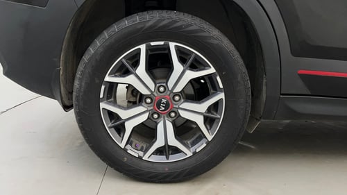 Used 2019 kia Seltos GTX DCT 1.4 Petrol Automatic tyres RIGHT REAR TYRE RIM VIEW
