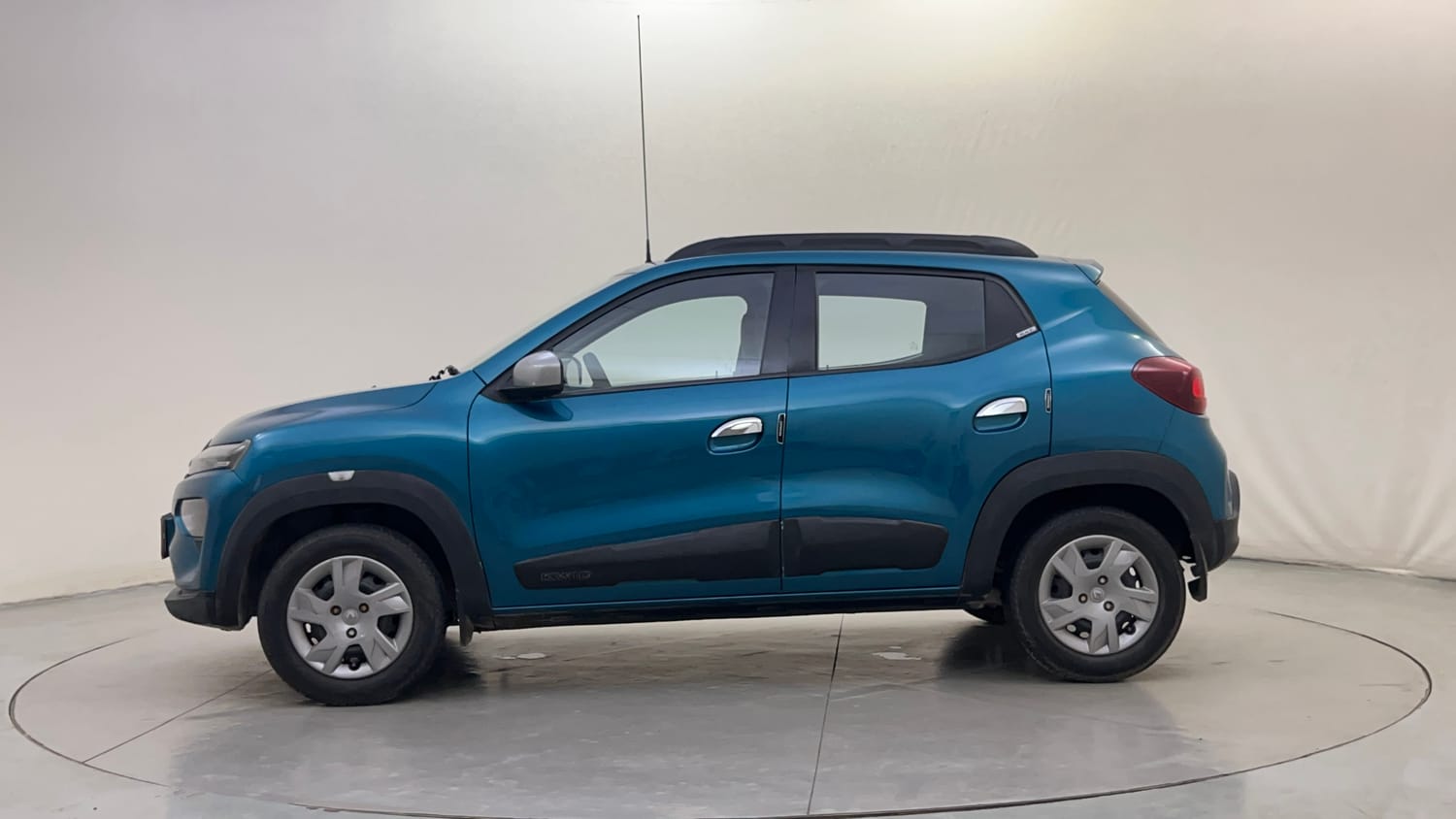 Used 2020 Renault Kwid 1.0 RXT AMT Opt Petrol Automatic exterior LEFT SIDE VIEW