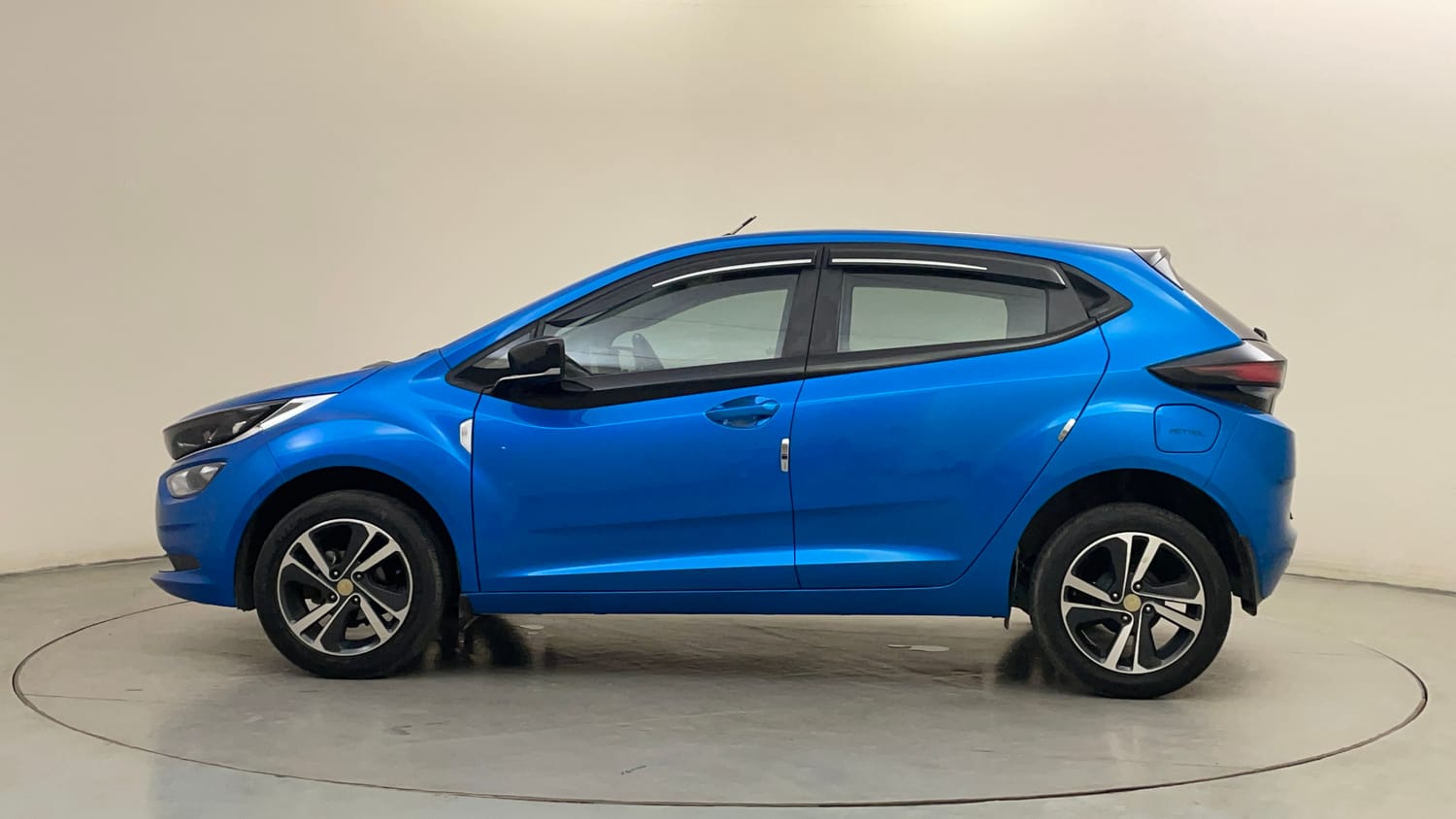 Used 2022 Tata Altroz XZ Plus Petrol Petrol Manual exterior LEFT SIDE VIEW