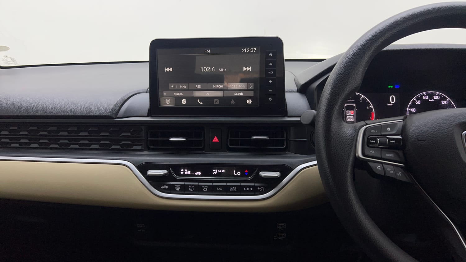 Used 2025 Honda Amaze ZX 1.2 Petrol CVT Petrol Automatic interior MUSIC SYSTEM & AC CONTROL VIEW
