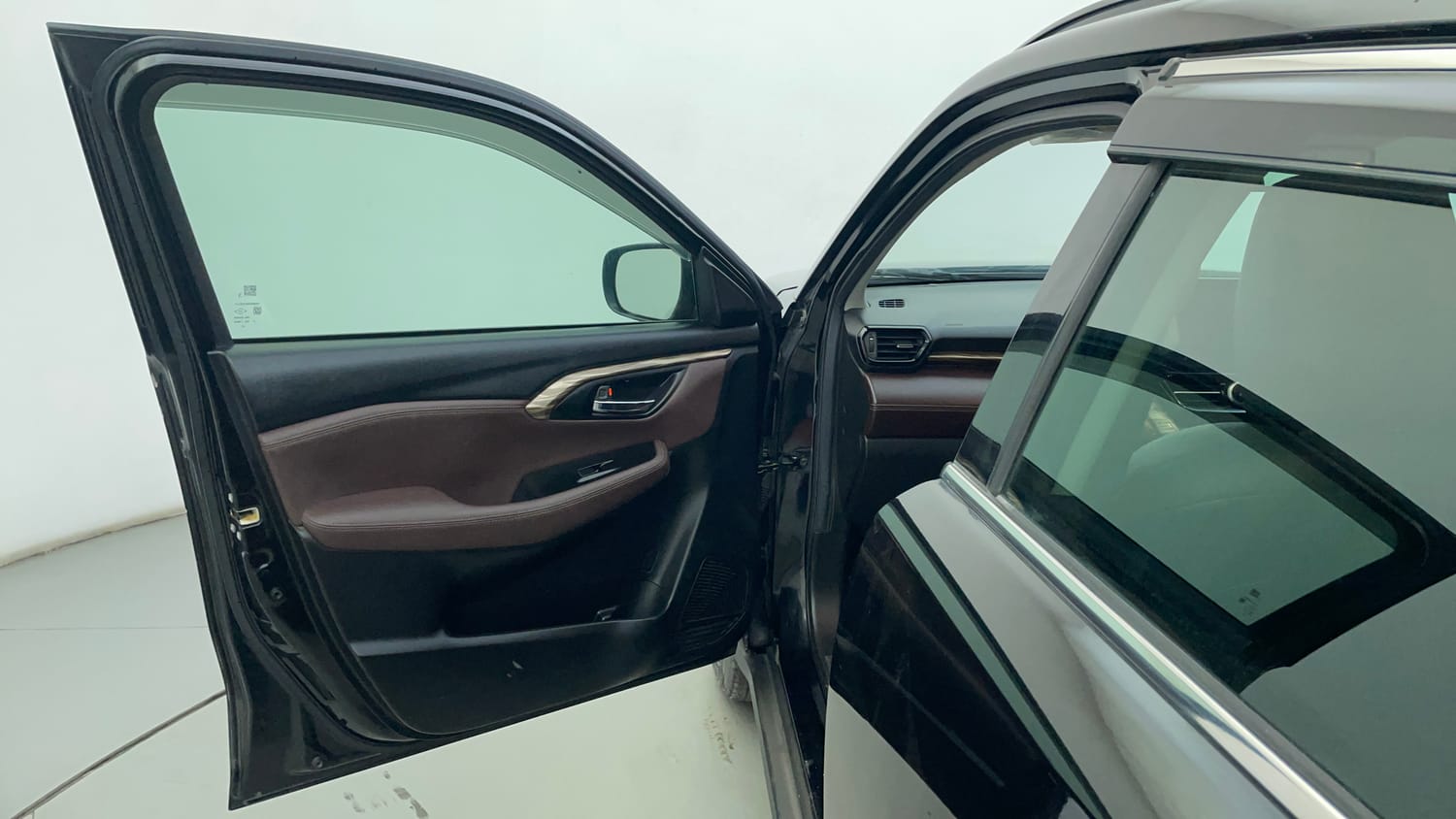 Used 2023 Maruti Suzuki Grand Vitara Alpha Smart Hybrid Petrol Manual interior LEFT FRONT DOOR OPEN VIEW