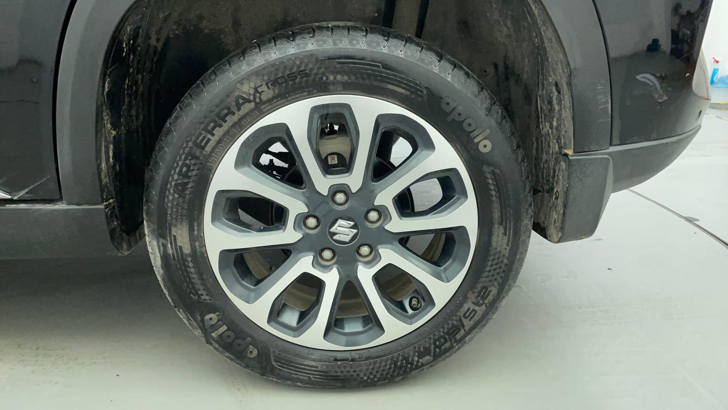 Used 2023 Maruti Suzuki Grand Vitara Alpha Smart Hybrid Petrol Manual tyres LEFT REAR TYRE RIM VIEW