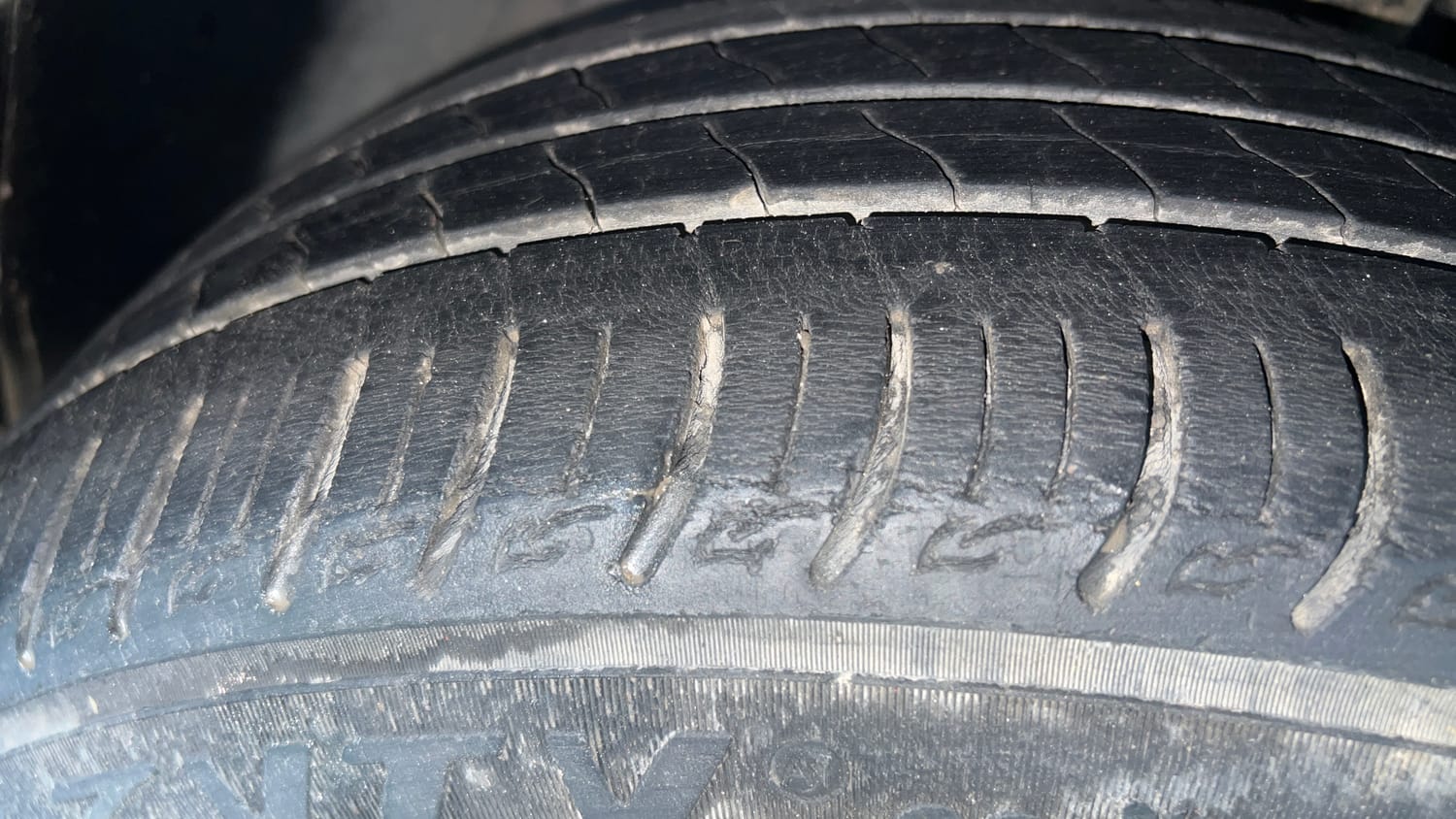 Used 2020 Tata Altroz XZ Petrol Petrol Manual tyres RIGHT FRONT TYRE TREAD VIEW