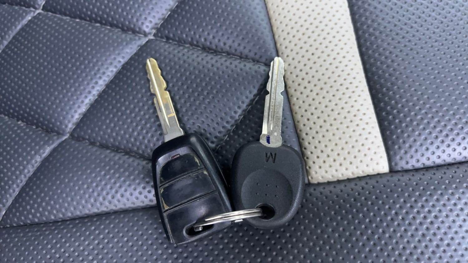 Used 2020 Hyundai Santro Sportz AMT Petrol Automatic extra CAR KEY VIEW