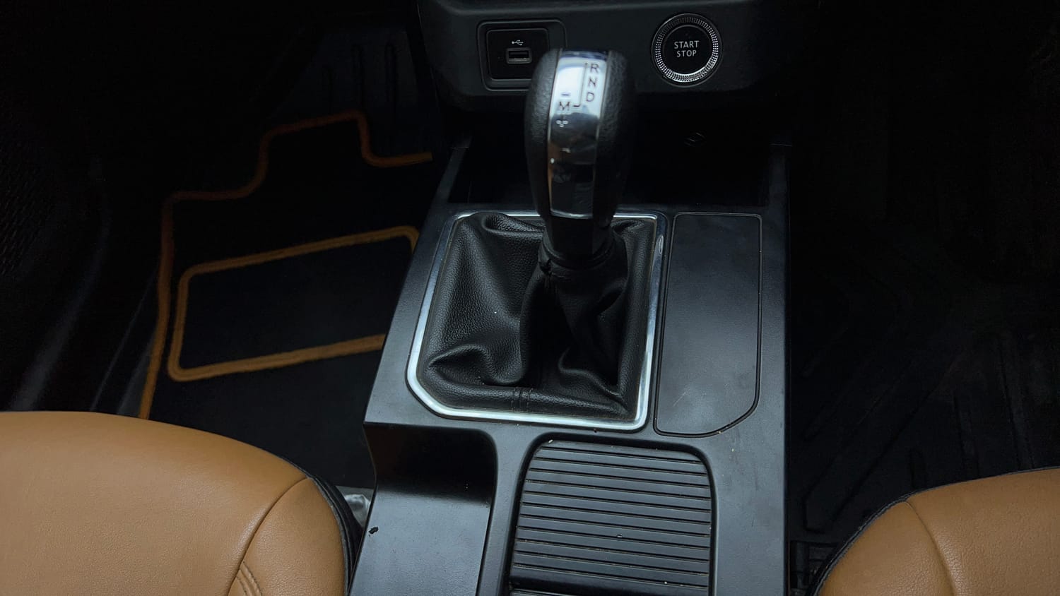 Used 2021 Renault Kiger RXT AMT Petrol Automatic interior GEAR  KNOB VIEW