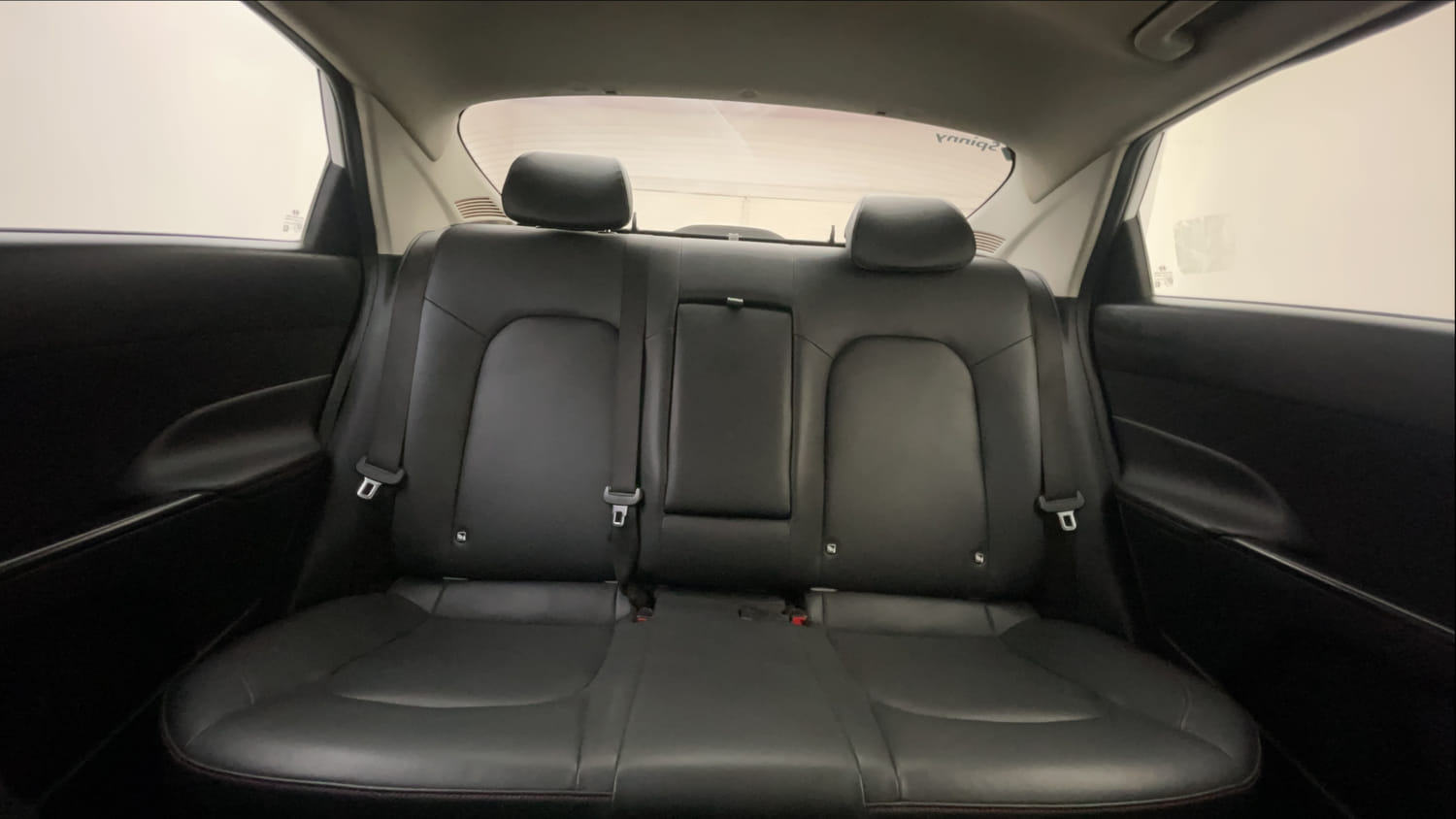 Used 2023 Hyundai Verna SX (O) 1.5 Turbo Petrol MT Petrol Manual interior REAR SEAT CONDITION VIEW