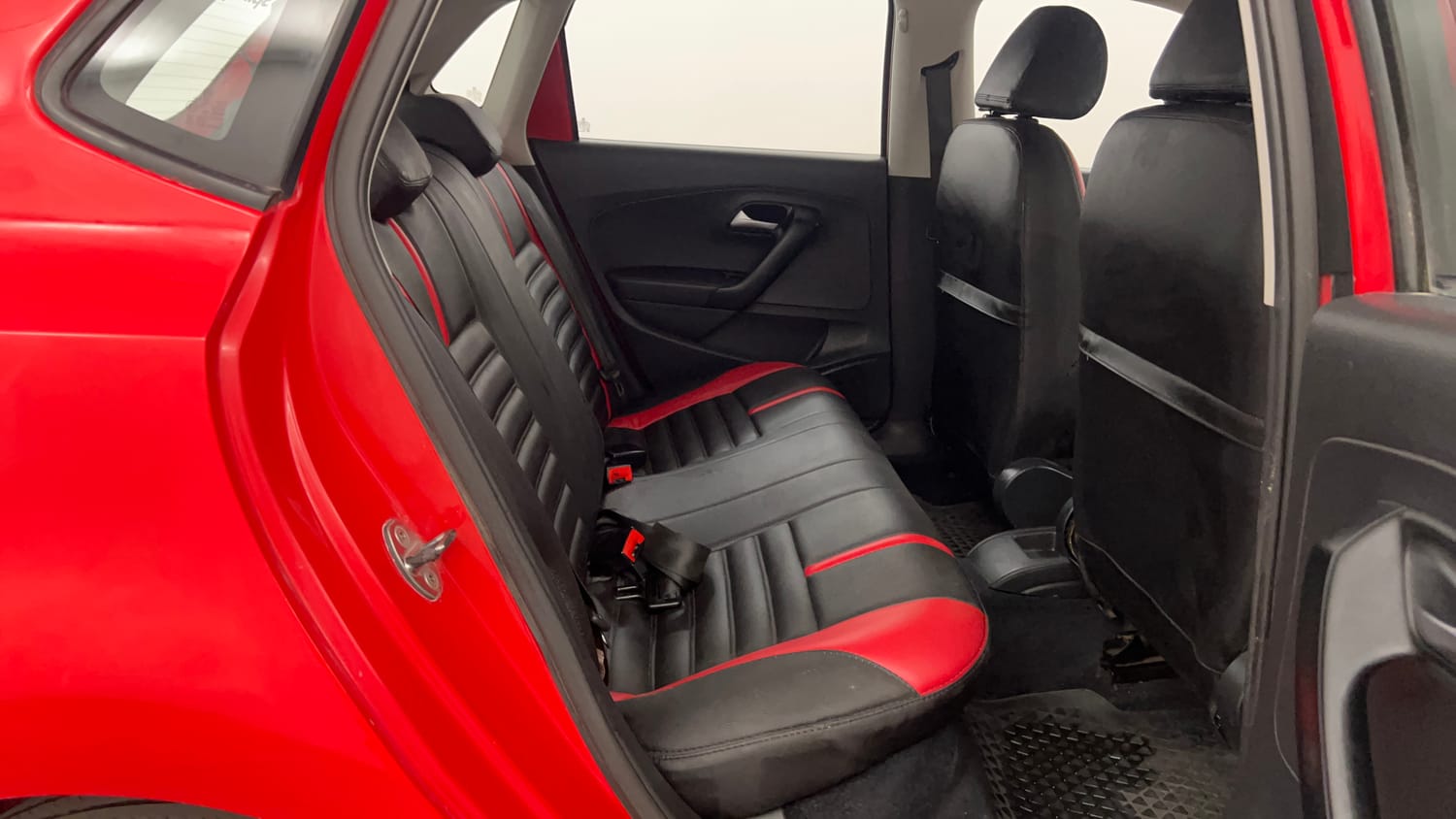 Used 2016 Volkswagen Polo Comfortline 1.2L (P) Petrol Manual interior RIGHT SIDE REAR DOOR CABIN VIEW