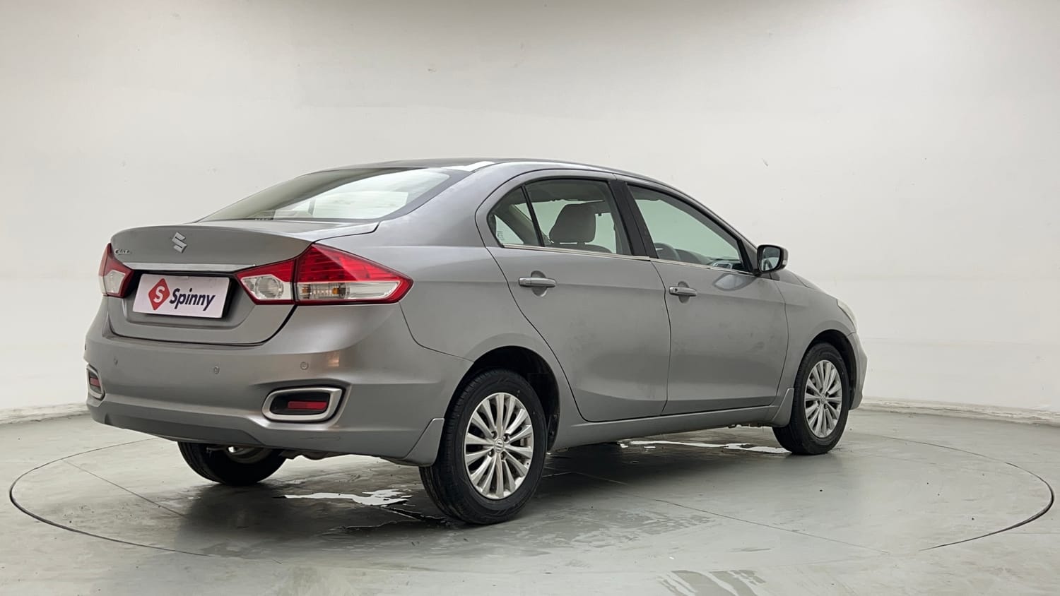 Used 2018 Maruti Suzuki Ciaz Delta Hybrid 1.5 Petrol Manual exterior RIGHT REAR CORNER VIEW