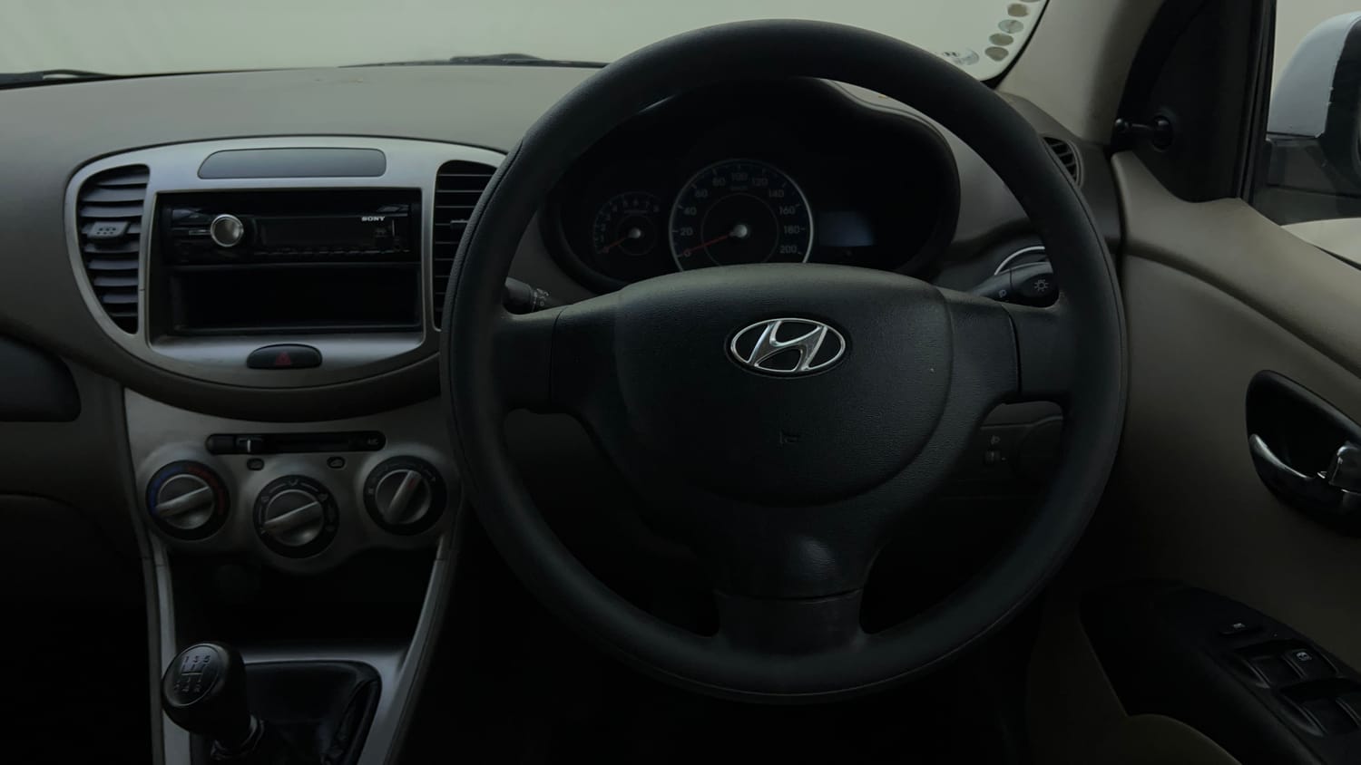 Used 2012 Hyundai i10 Magna 1.1 iRDE2 Petrol Manual interior STEERING VIEW