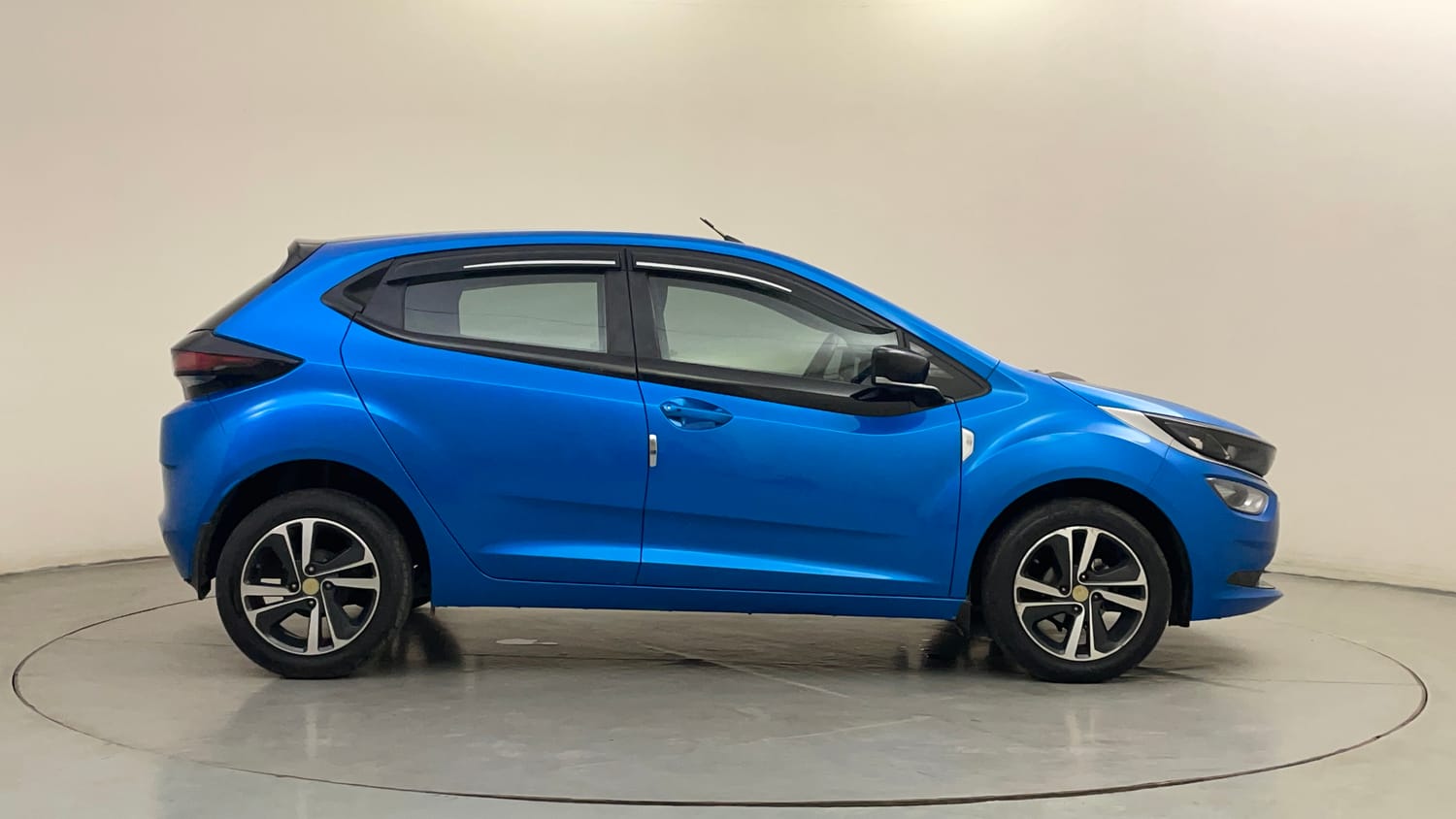 Used 2022 Tata Altroz XZ Plus Petrol Petrol Manual exterior RIGHT SIDE VIEW