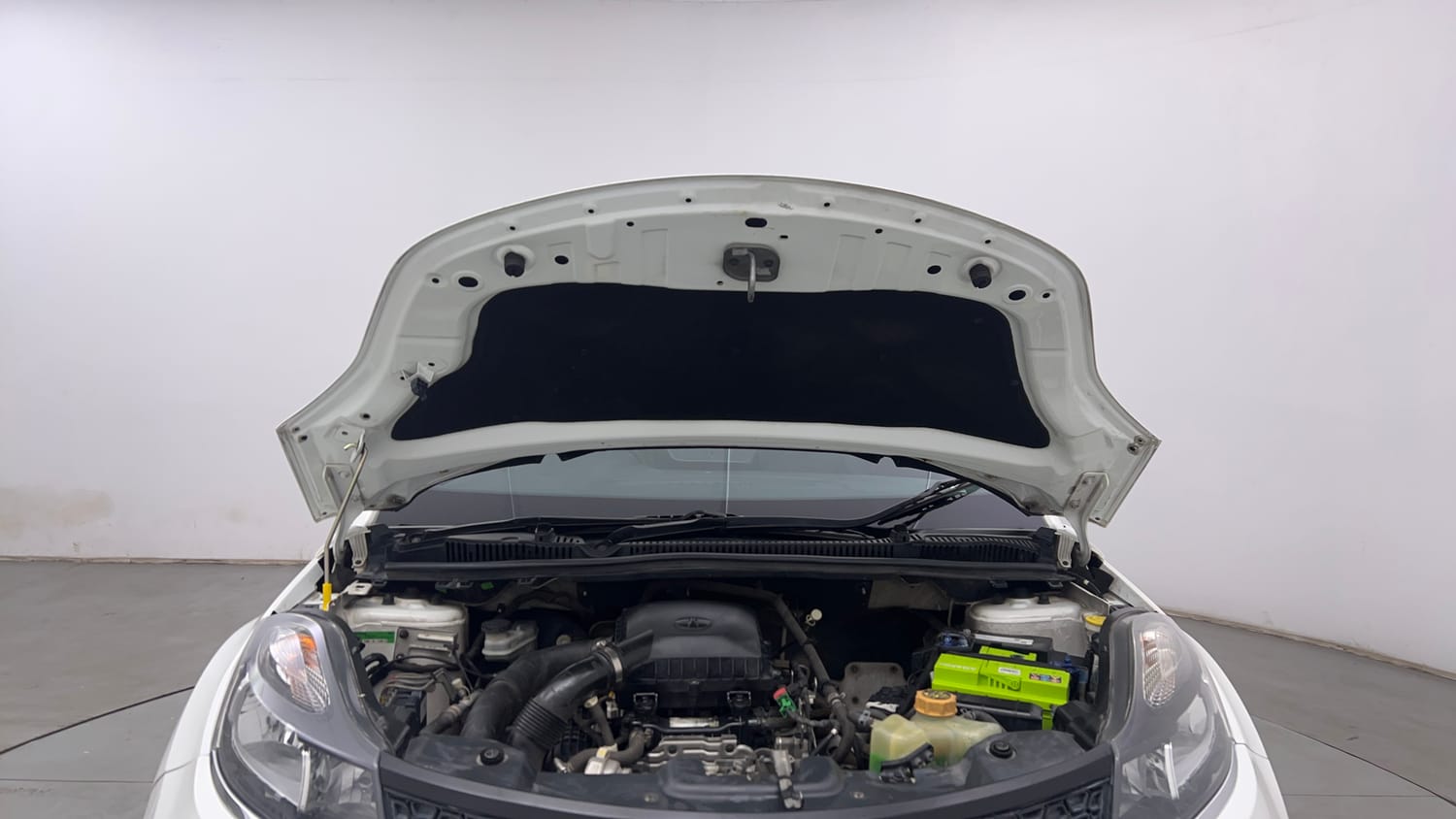 Used 2019 Tata Nexon XM Petrol Manual engine ENGINE & BONNET OPEN FRONT VIEW