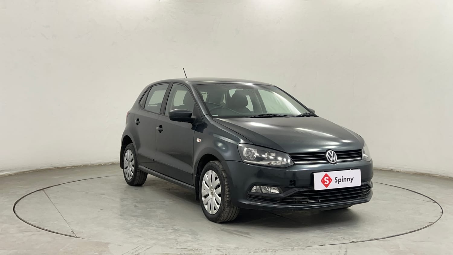 Used 2015 Volkswagen Polo Comfortline 1.2L (P) Petrol Manual exterior RIGHT FRONT CORNER VIEW