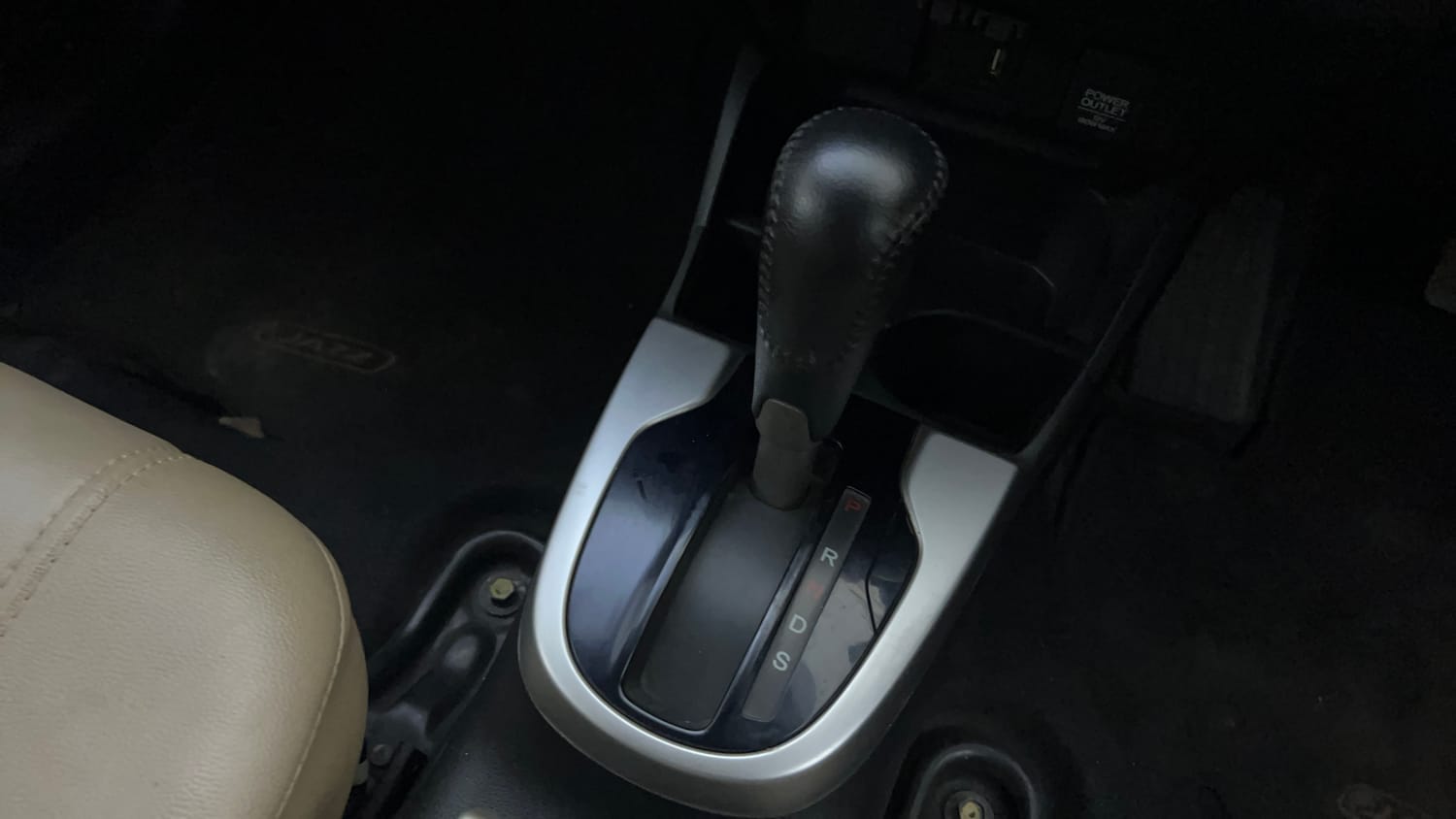 Used 2016 Honda Jazz V AT Petrol Petrol Automatic interior GEAR  KNOB VIEW
